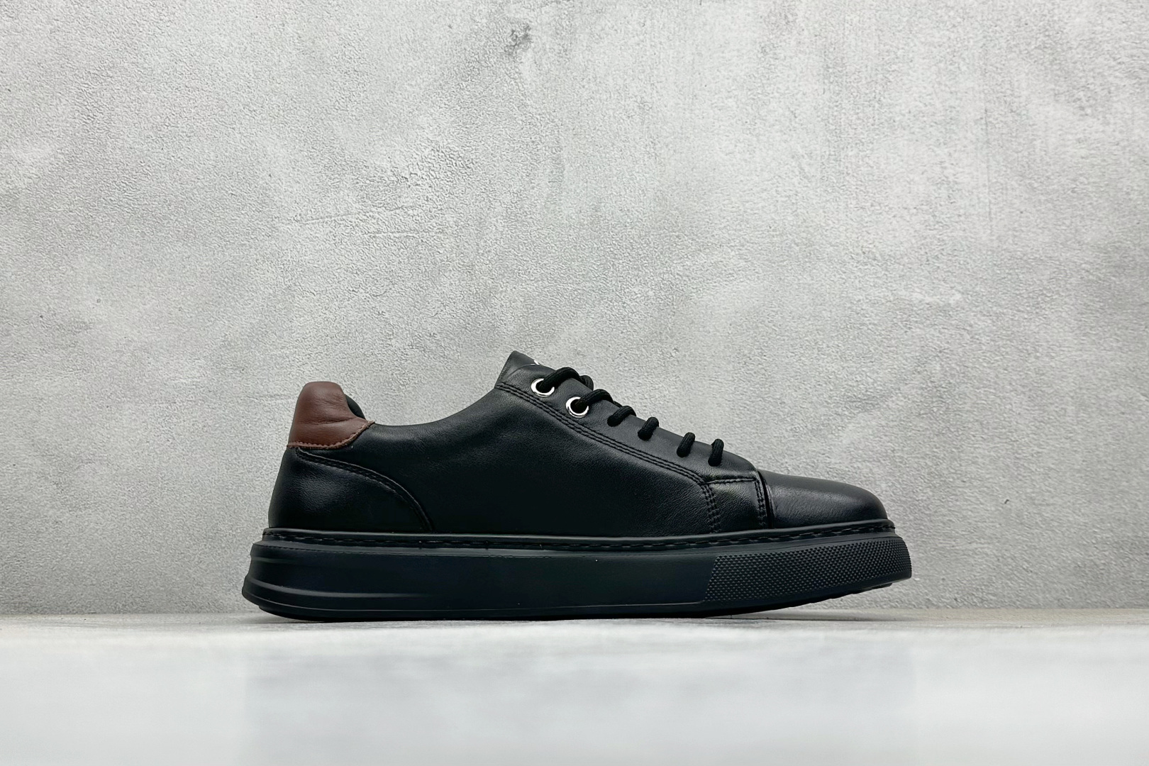 300 Ecco 爱步柔酷7号系列透气防水百搭休闲板鞋 470364-010