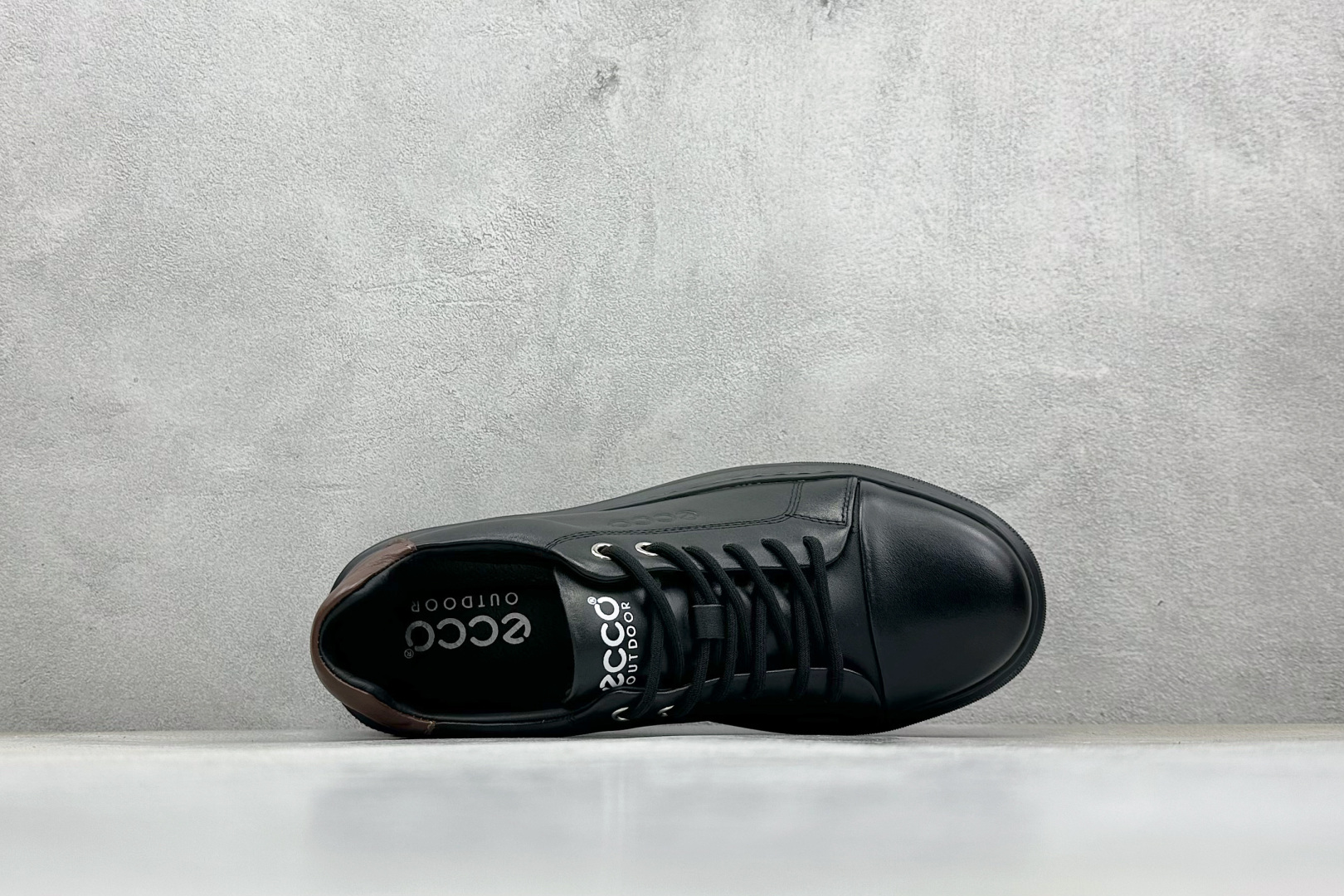 300 Ecco 爱步柔酷7号系列透气防水百搭休闲板鞋 470364-010