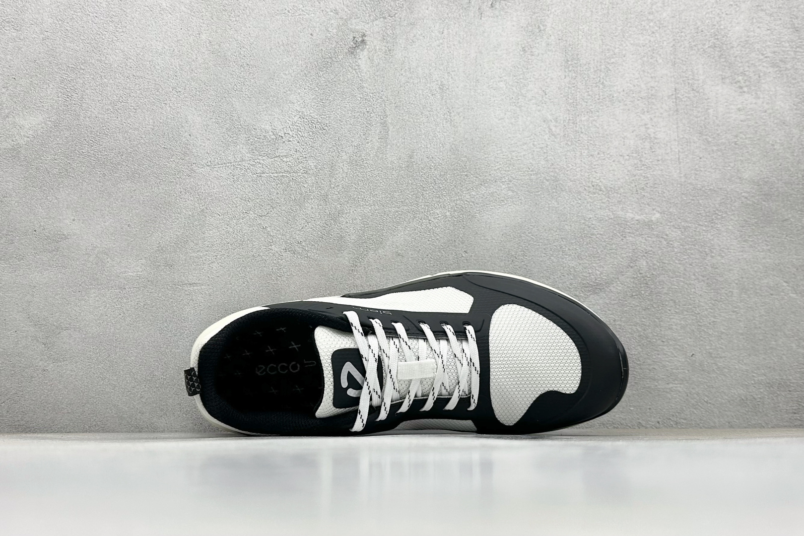 280 ECCO爱步休闲鞋 25年新款时尚经典百搭板鞋 875825 尺码：39-44 编码：39