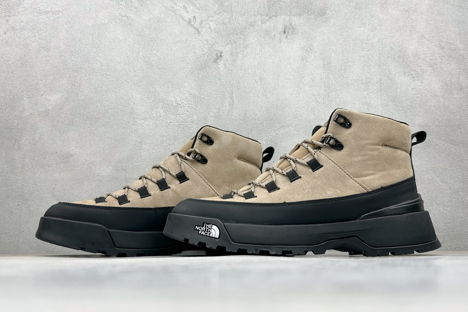 240 TheNorthFace 北面 中帮防泼水机能户外靴 NFOA8AD94QI-0A83