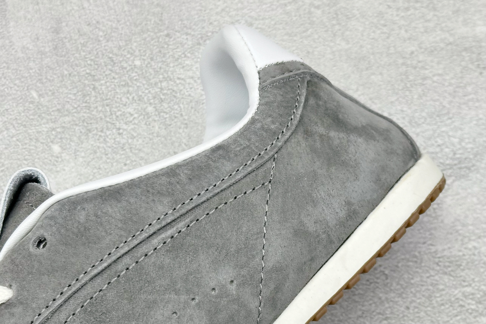 200 K版Alo Yoga Sunset Sneaker 徳训生活休闲鞋 A0891U-GREY-Chinese UA Cheap High Quatity Brand Clothes Bags handbags Sneakers wholesale wholesaler seller from China Factory suppliers Fashion Clothing Shoes best Quality Beautiful Price 200 K版Alo Yoga Sunset Sneaker 徳训生活休闲鞋 A0891U-GREY