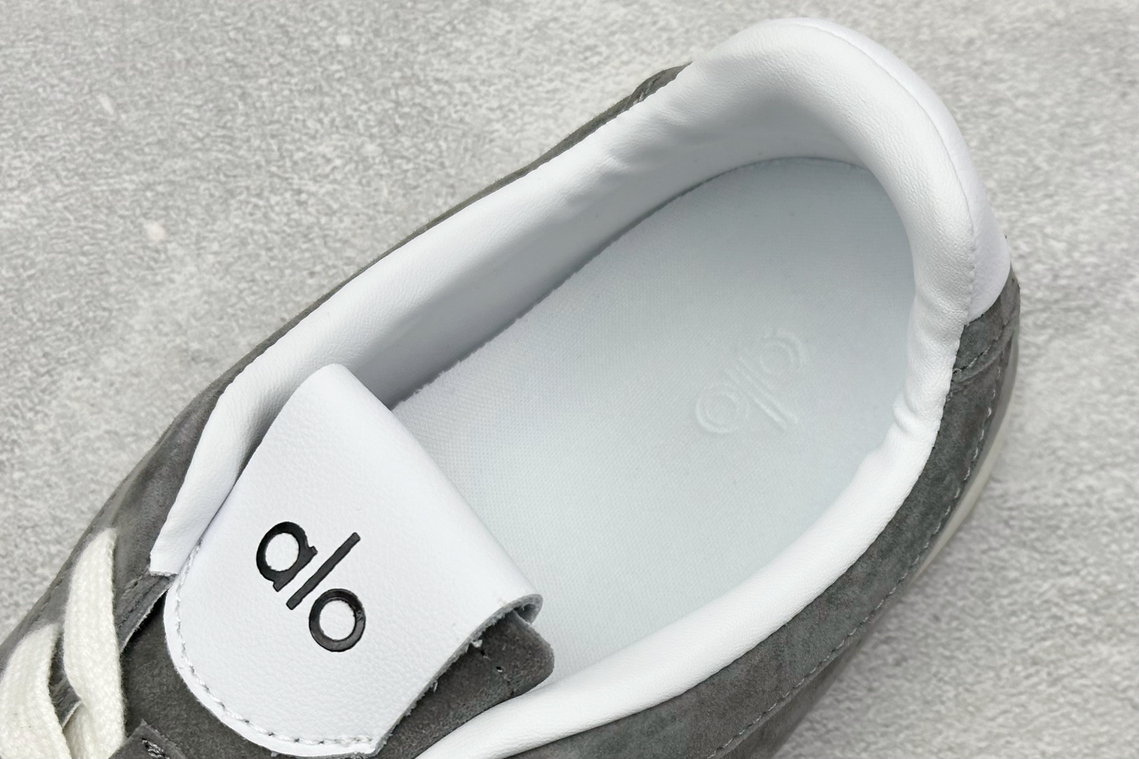 200 K版Alo Yoga Sunset Sneaker 徳训生活休闲鞋 A0891U-GREY-Chinese UA Cheap High Quatity Brand Clothes Bags handbags Sneakers wholesale wholesaler seller from China Factory suppliers Fashion Clothing Shoes best Quality Beautiful Price 200 K版Alo Yoga Sunset Sneaker 徳训生活休闲鞋 A0891U-GREY