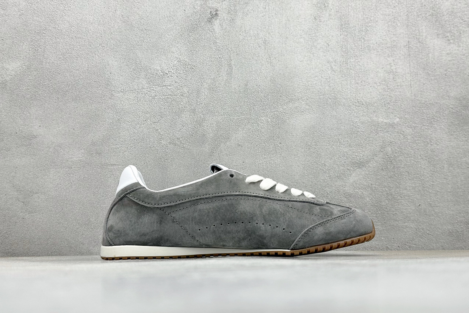 200 K版Alo Yoga Sunset Sneaker 徳训生活休闲鞋 A0891U-GREY-Chinese UA Cheap High Quatity Brand Clothes Bags handbags Sneakers wholesale wholesaler seller from China Factory suppliers Fashion Clothing Shoes best Quality Beautiful Price 200 K版Alo Yoga Sunset Sneaker 徳训生活休闲鞋 A0891U-GREY