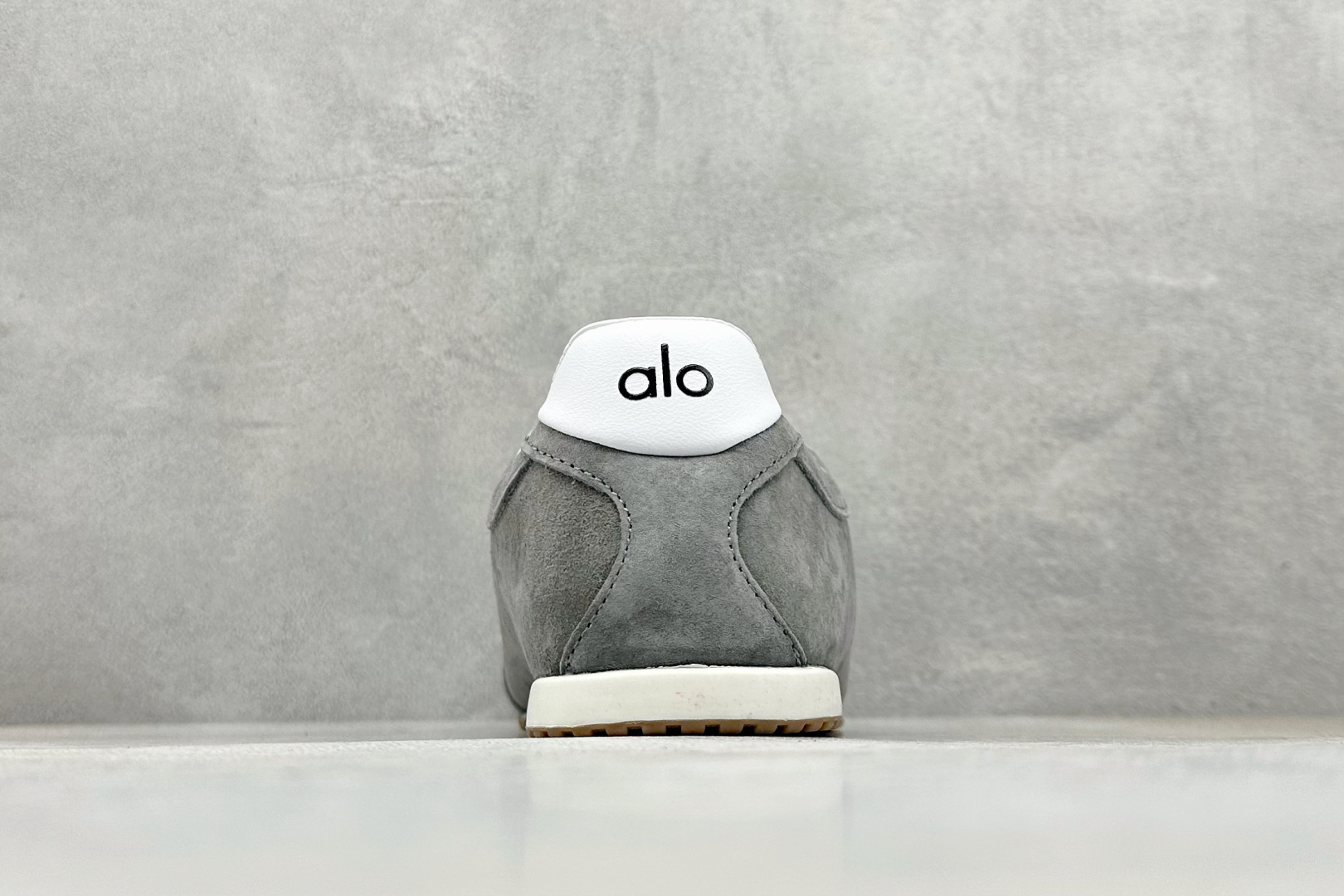 200 K版Alo Yoga Sunset Sneaker 徳训生活休闲鞋 A0891U-GREY-Chinese UA Cheap High Quatity Brand Clothes Bags handbags Sneakers wholesale wholesaler seller from China Factory suppliers Fashion Clothing Shoes best Quality Beautiful Price 200 K版Alo Yoga Sunset Sneaker 徳训生活休闲鞋 A0891U-GREY