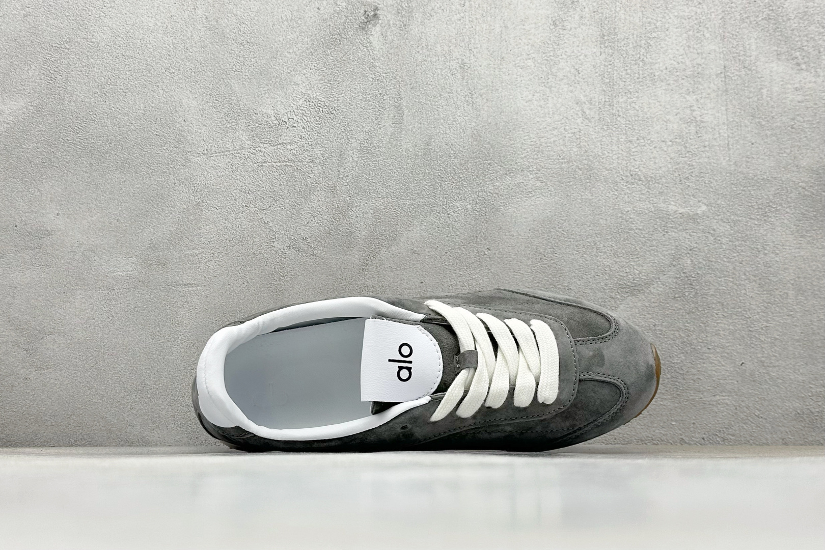 200 K版Alo Yoga Sunset Sneaker 徳训生活休闲鞋 A0891U-GREY-Chinese UA Cheap High Quatity Brand Clothes Bags handbags Sneakers wholesale wholesaler seller from China Factory suppliers Fashion Clothing Shoes best Quality Beautiful Price 200 K版Alo Yoga Sunset Sneaker 徳训生活休闲鞋 A0891U-GREY