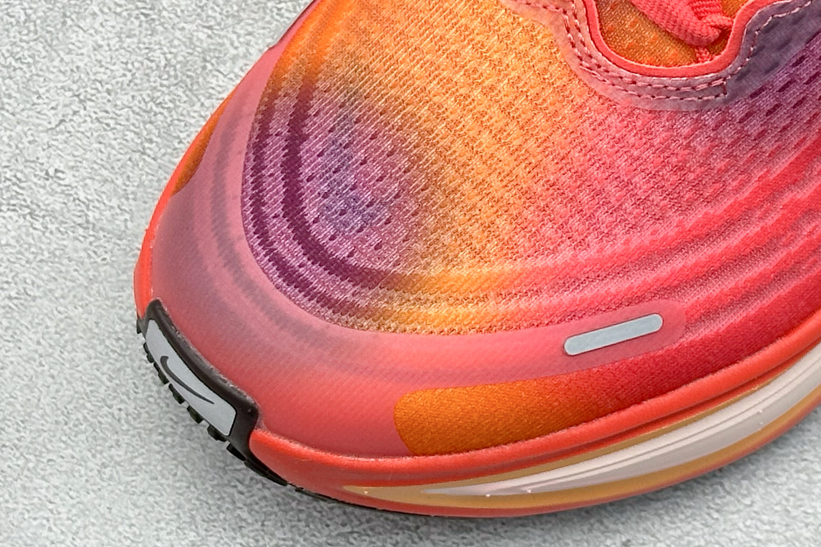 Nike Air Zoom Vomero Plus 耐克网面厚底气垫跑鞋 IH2091-800-莆田鞋,莆田鞋货源,高仿鞋,高仿鞋货源,安福档口,莆田高仿鞋,莆田鞋批发,高仿鞋批发,莆田高仿运动鞋,高仿运动鞋,莆田运动鞋 Nike Air Zoom Vomero Plus 耐克网面厚底气垫跑鞋 IH2091-800