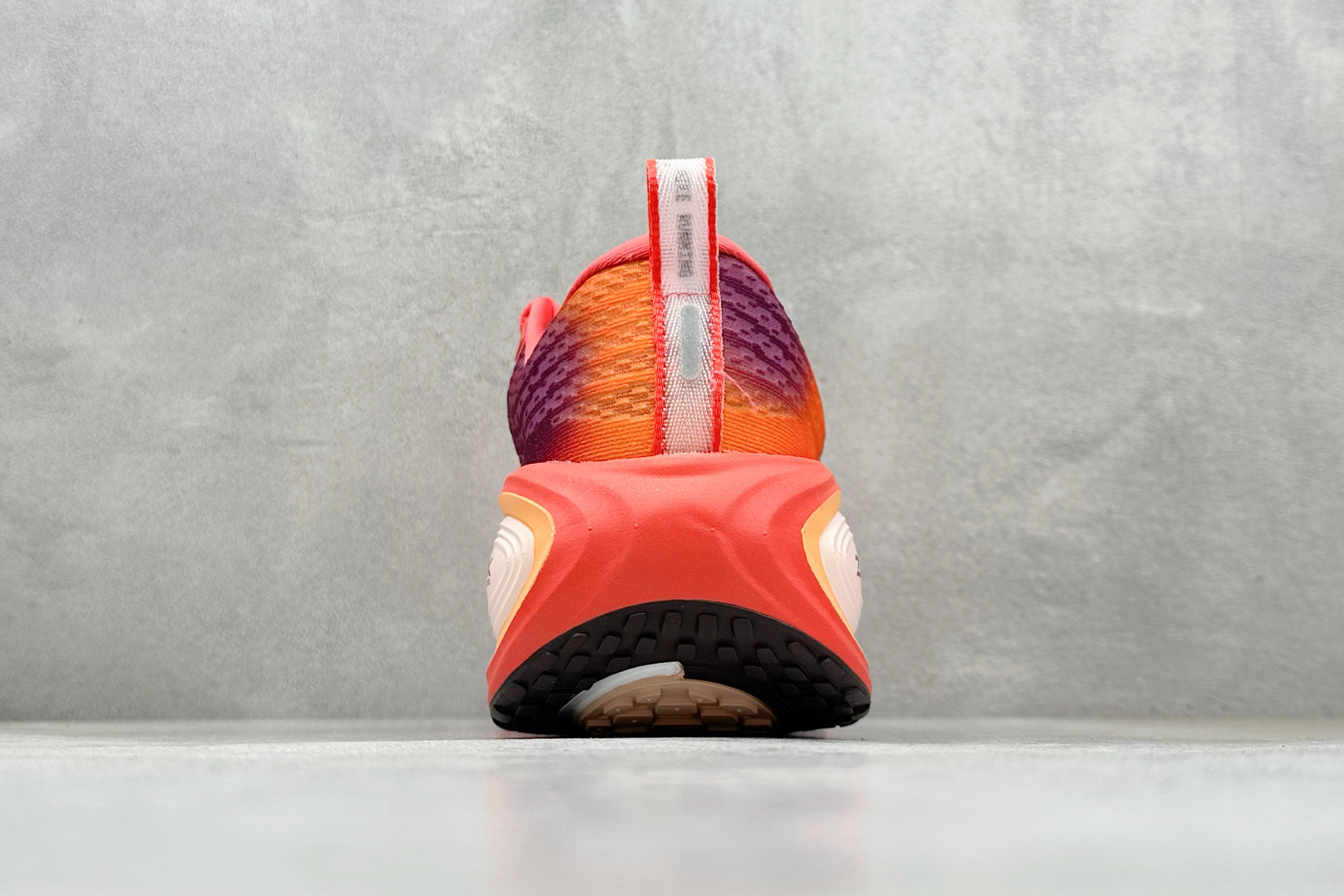 Nike Air Zoom Vomero Plus 耐克网面厚底气垫跑鞋 IH2091-800-莆田鞋,莆田鞋货源,高仿鞋,高仿鞋货源,安福档口,莆田高仿鞋,莆田鞋批发,高仿鞋批发,莆田高仿运动鞋,高仿运动鞋,莆田运动鞋 Nike Air Zoom Vomero Plus 耐克网面厚底气垫跑鞋 IH2091-800