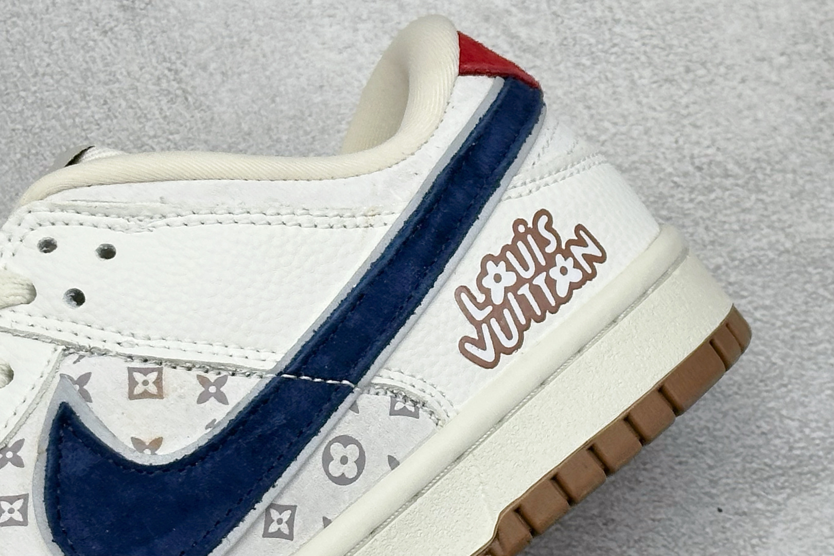 Nike SB Dunk Low LV联名 白棕 高端定制 低帮休闲板鞋 YF9511-907