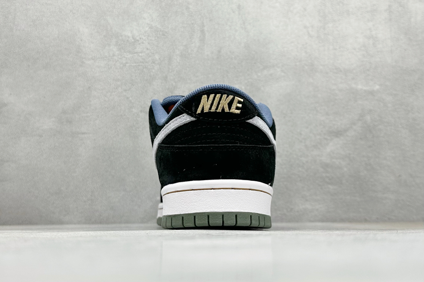 Nike Dunk SB “DARK SMOKE GREY” 玖制 影子灰 雾霾 黑灰 HF3063-002-莆田鞋,莆田鞋货源,高仿鞋,高仿鞋货源,安福档口,莆田高仿鞋,莆田鞋批发,高仿鞋批发,莆田高仿运动鞋,高仿运动鞋,莆田运动鞋 Nike Dunk SB “DARK SMOKE GREY” 玖制 影子灰 雾霾 黑灰 HF3063-002