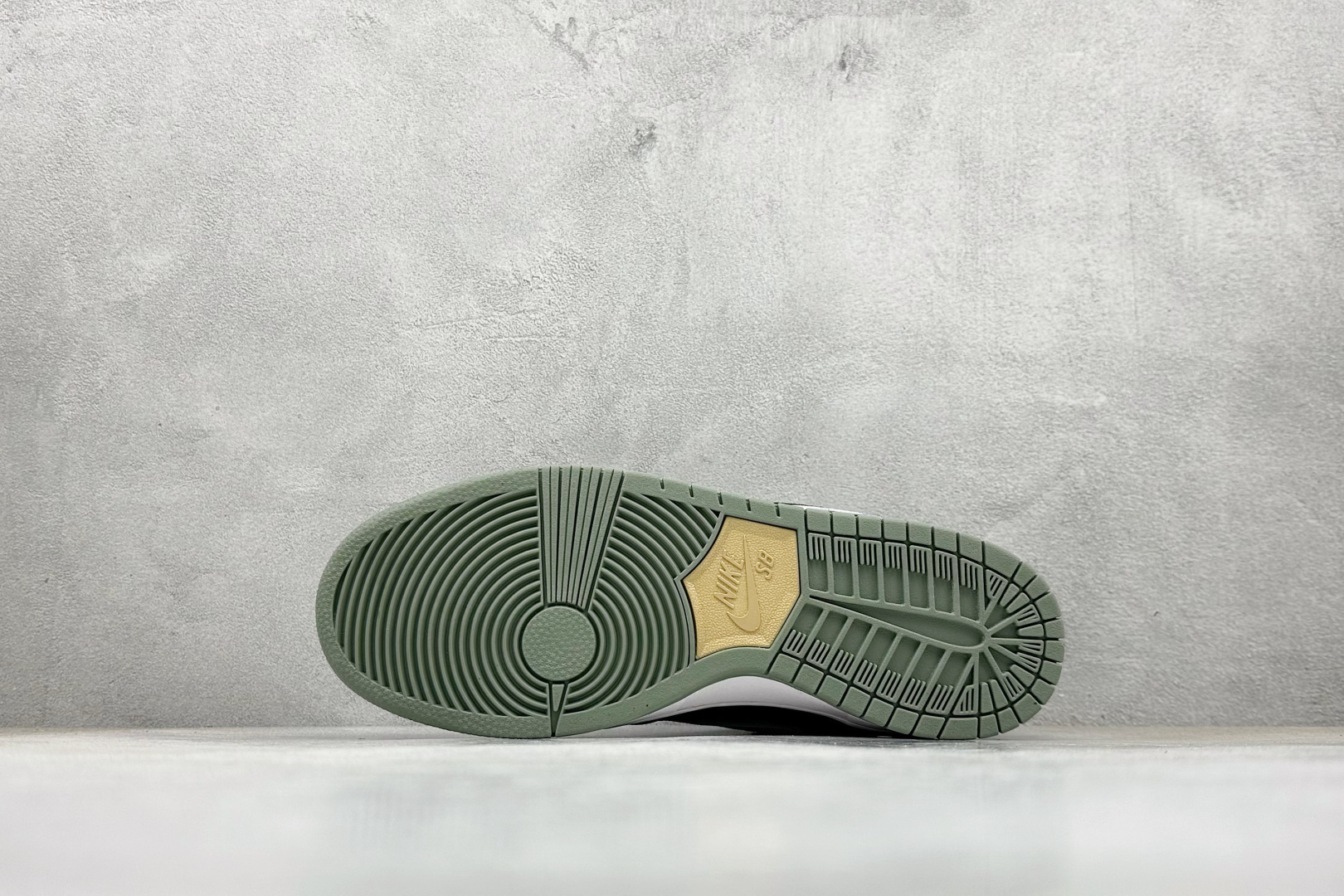 Nike Dunk SB “DARK SMOKE GREY” 玖制 影子灰 雾霾 黑灰 HF3063-002-莆田鞋,莆田鞋货源,高仿鞋,高仿鞋货源,安福档口,莆田高仿鞋,莆田鞋批发,高仿鞋批发,莆田高仿运动鞋,高仿运动鞋,莆田运动鞋 Nike Dunk SB “DARK SMOKE GREY” 玖制 影子灰 雾霾 黑灰 HF3063-002