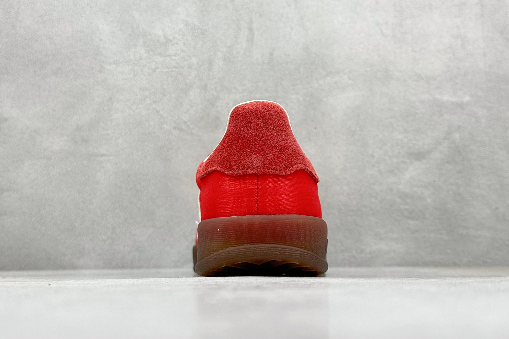 Adidas Originals Gazelle Indoor 三叶草复古休闲防滑耐磨低帮板鞋 JS1411-莆田鞋,莆田鞋货源,高仿鞋,高仿鞋货源,安福档口,莆田高仿鞋,莆田鞋批发,高仿鞋批发,莆田高仿运动鞋,高仿运动鞋,莆田运动鞋 Adidas Originals Gazelle Indoor 三叶草复古休闲防滑耐磨低帮板鞋 JS1411