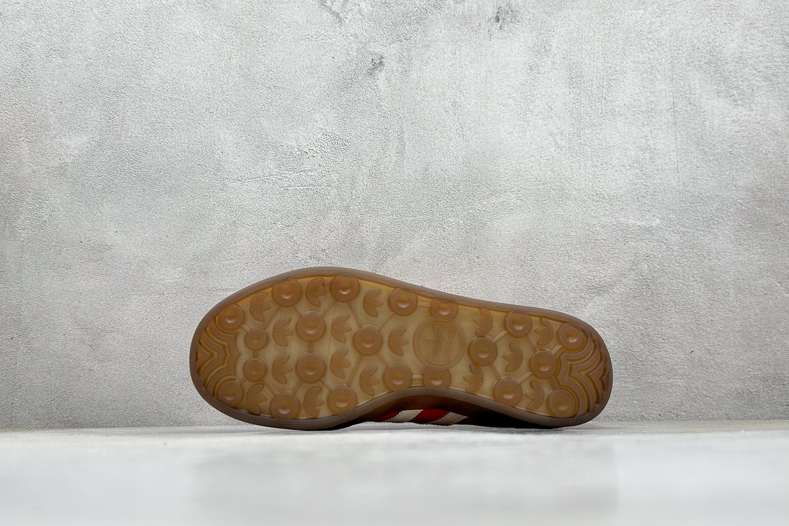 Adidas Originals Gazelle Indoor 三叶草复古休闲防滑耐磨低帮板鞋 JS1411-莆田鞋,莆田鞋货源,高仿鞋,高仿鞋货源,安福档口,莆田高仿鞋,莆田鞋批发,高仿鞋批发,莆田高仿运动鞋,高仿运动鞋,莆田运动鞋 Adidas Originals Gazelle Indoor 三叶草复古休闲防滑耐磨低帮板鞋 JS1411