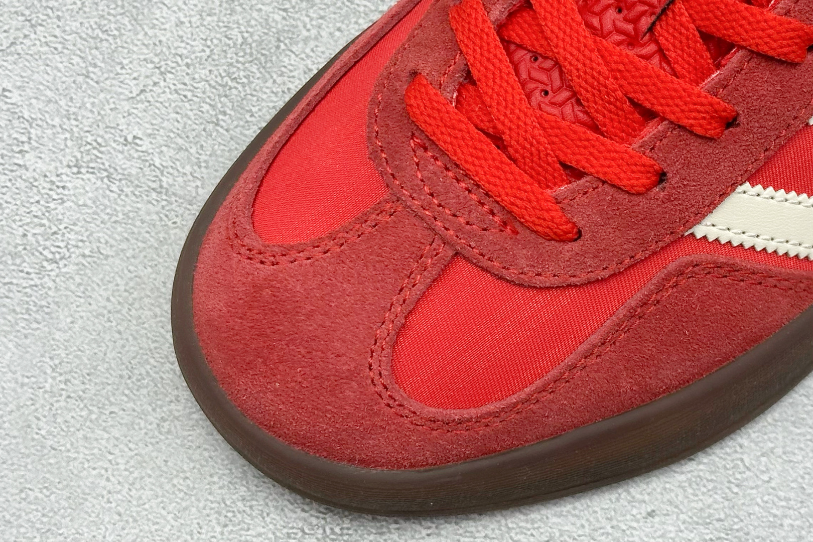 Adidas Originals Gazelle Indoor 三叶草复古休闲防滑耐磨低帮板鞋 JS1411-莆田鞋,莆田鞋货源,高仿鞋,高仿鞋货源,安福档口,莆田高仿鞋,莆田鞋批发,高仿鞋批发,莆田高仿运动鞋,高仿运动鞋,莆田运动鞋 Adidas Originals Gazelle Indoor 三叶草复古休闲防滑耐磨低帮板鞋 JS1411