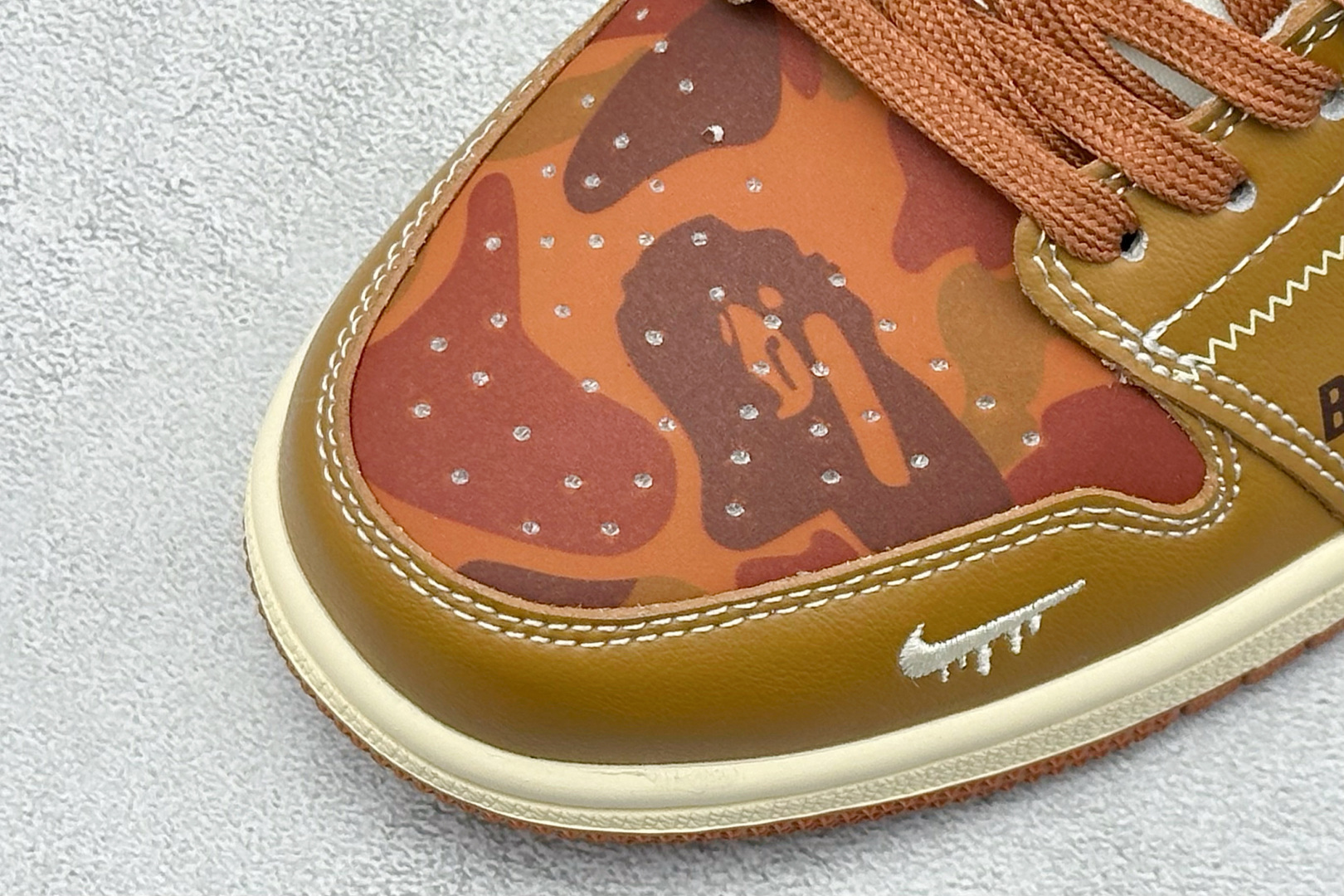 280 XC版Nike Jordan Air Jordan 1“Bape联名——古铜褐” 高端定制 低帮 复古 减震 防滑 耐磨 篮球鞋 QG1988-014