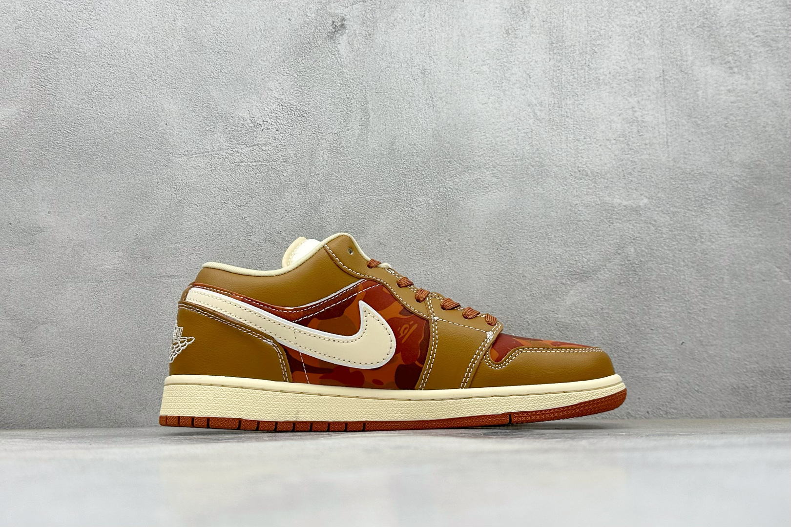 280 XC版Nike Jordan Air Jordan 1“Bape联名——古铜褐” 高端定制 低帮 复古 减震 防滑 耐磨 篮球鞋 QG1988-014