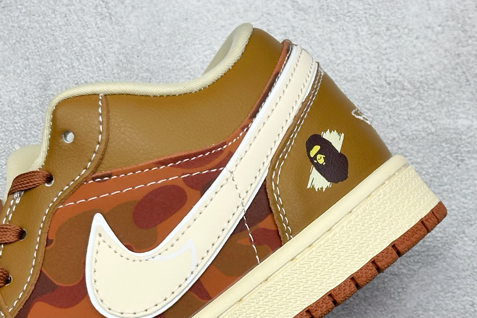 280 XC版Nike Jordan Air Jordan 1“Bape联名——古铜褐” 高端定制 低帮 复古 减震 防滑 耐磨 篮球鞋 QG1988-014