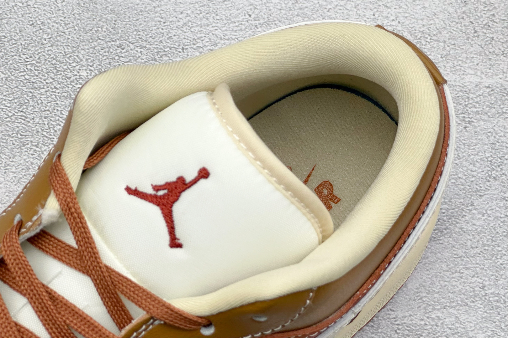 280 XC版Nike Jordan Air Jordan 1“Bape联名——古铜褐” 高端定制 低帮 复古 减震 防滑 耐磨 篮球鞋 QG1988-014