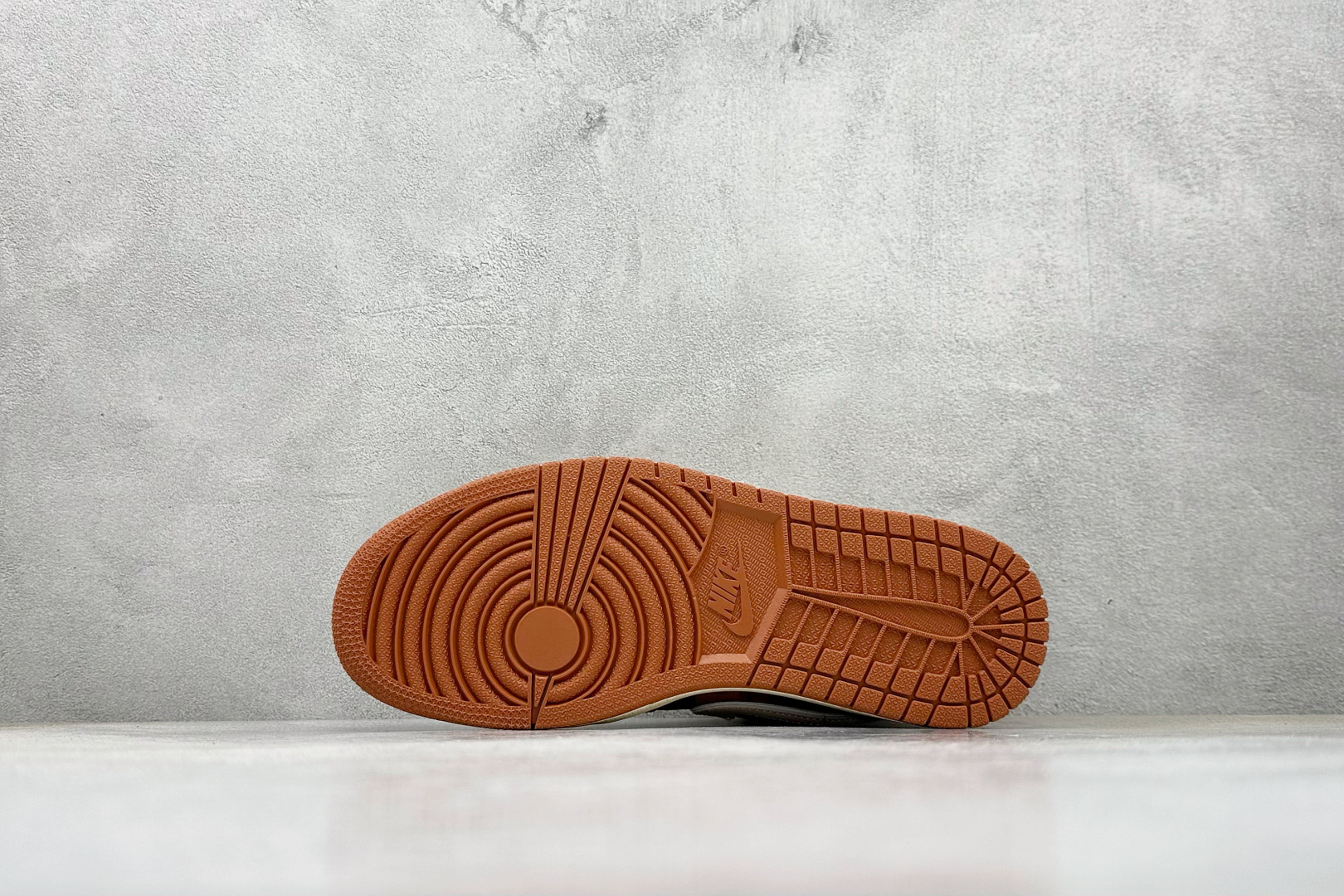 280 XC版Nike Jordan Air Jordan 1“Bape联名——古铜褐” 高端定制 低帮 复古 减震 防滑 耐磨 篮球鞋 QG1988-014