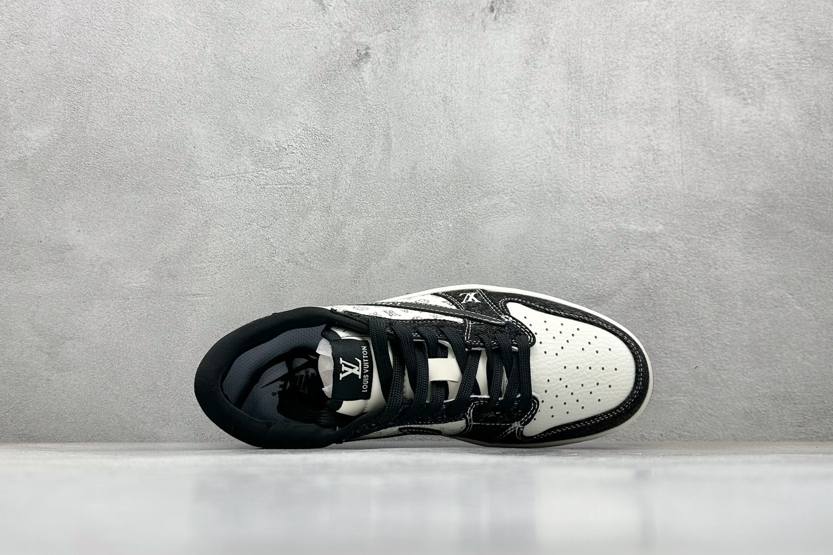 280 SC版Travis Scott x Fragment Design x Air Jordan 1 Low SP AJ1 乔1LV联名 白黑牛仔 低帮文化休闲板鞋 SC0601-054-Chinese UA Cheap High Quatity Brand Clothes Bags handbags Sneakers wholesale wholesaler seller from China Factory suppliers Fashion Clothing Shoes best Quality Beautiful Price 280 SC版Travis Scott x Fragment Design x Air Jordan 1 Low SP AJ1 乔1LV联名 白黑牛仔 低帮文化休闲板鞋 SC0601-054