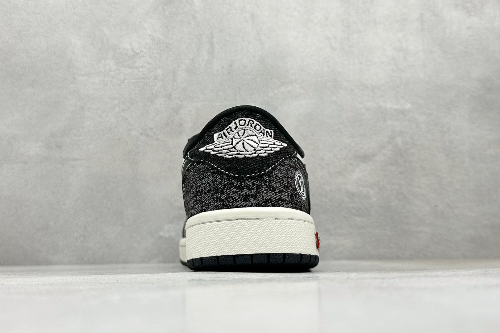 280 SC版Travis Scott x Fragment Design x Air Jordan 1 Low SP AJ1 乔1LV联名 白黑牛仔 低帮文化休闲板鞋 SC0601-054-Chinese UA Cheap High Quatity Brand Clothes Bags handbags Sneakers wholesale wholesaler seller from China Factory suppliers Fashion Clothing Shoes best Quality Beautiful Price 280 SC版Travis Scott x Fragment Design x Air Jordan 1 Low SP AJ1 乔1LV联名 白黑牛仔 低帮文化休闲板鞋 SC0601-054