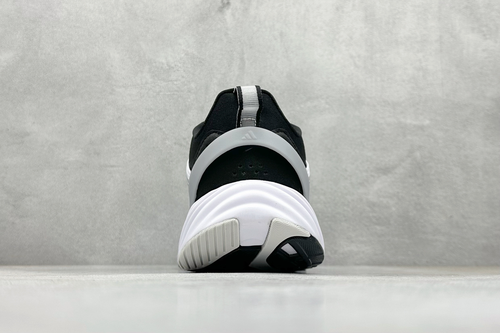 Adidas ADIPURE GLIDE 减震防滑耐磨透气低帮跑步鞋 JR4862-莆田鞋,莆田鞋货源,高仿鞋,高仿鞋货源,安福档口,莆田高仿鞋,莆田鞋批发,高仿鞋批发,莆田高仿运动鞋,高仿运动鞋,莆田运动鞋 Adidas ADIPURE GLIDE 减震防滑耐磨透气低帮跑步鞋 JR4862