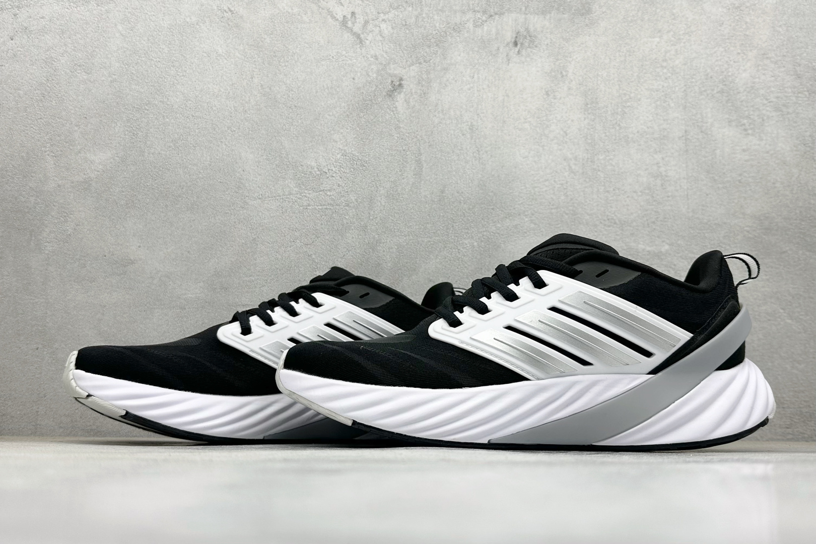 Adidas ADIPURE GLIDE 减震防滑耐磨透气低帮跑步鞋 JR4862-莆田鞋,莆田鞋货源,高仿鞋,高仿鞋货源,安福档口,莆田高仿鞋,莆田鞋批发,高仿鞋批发,莆田高仿运动鞋,高仿运动鞋,莆田运动鞋 Adidas ADIPURE GLIDE 减震防滑耐磨透气低帮跑步鞋 JR4862