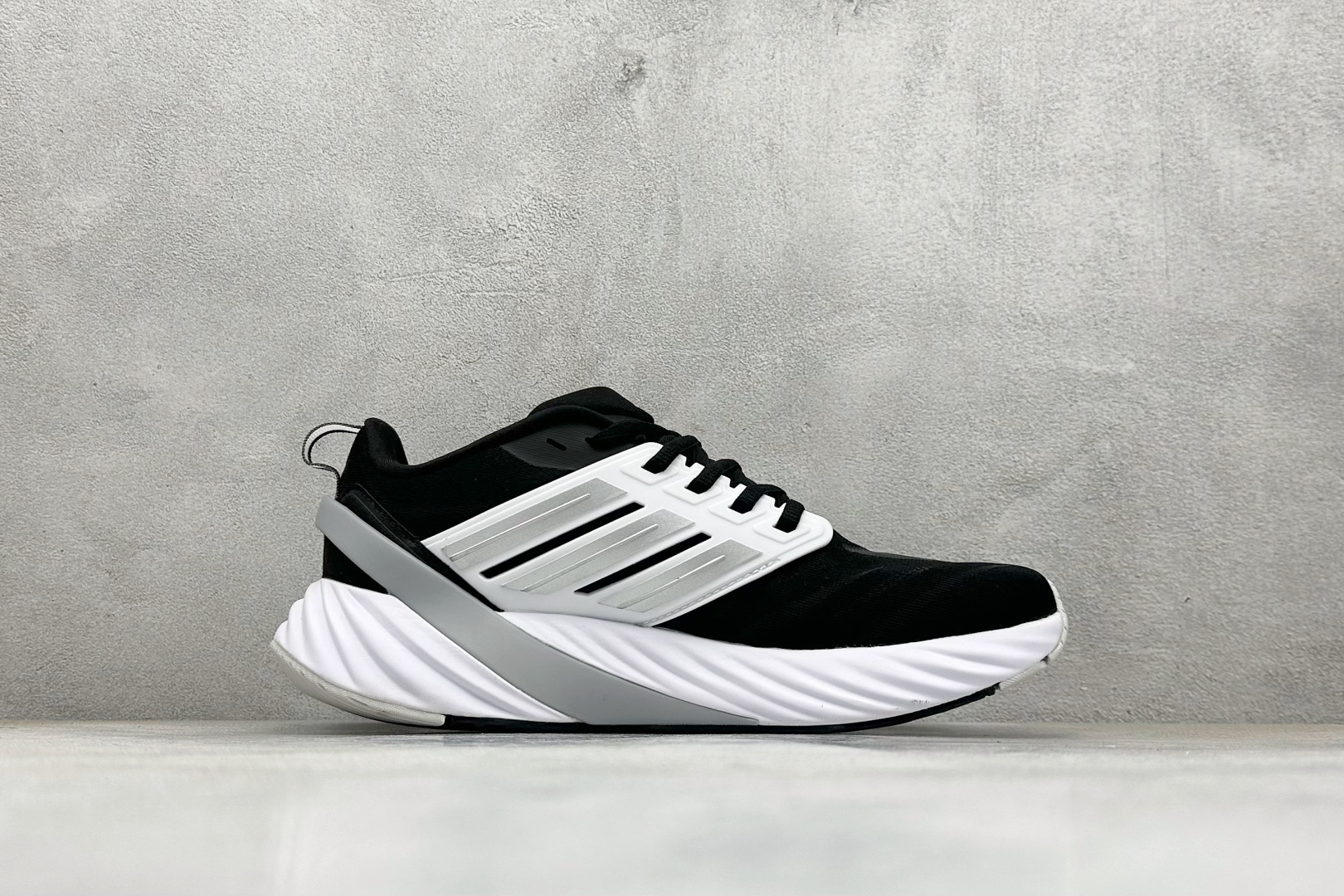 Adidas ADIPURE GLIDE 减震防滑耐磨透气低帮跑步鞋 JR4862-莆田鞋,莆田鞋货源,高仿鞋,高仿鞋货源,安福档口,莆田高仿鞋,莆田鞋批发,高仿鞋批发,莆田高仿运动鞋,高仿运动鞋,莆田运动鞋 Adidas ADIPURE GLIDE 减震防滑耐磨透气低帮跑步鞋 JR4862