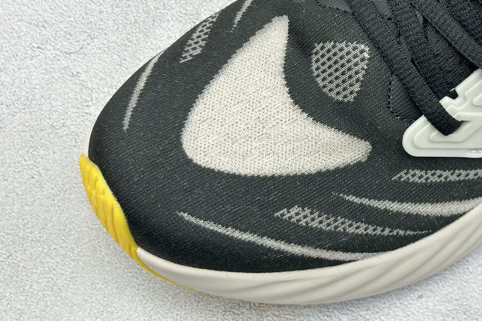 Adidas ADIPURE GLIDE 减震防滑耐磨透气低帮跑步鞋 JQ9450