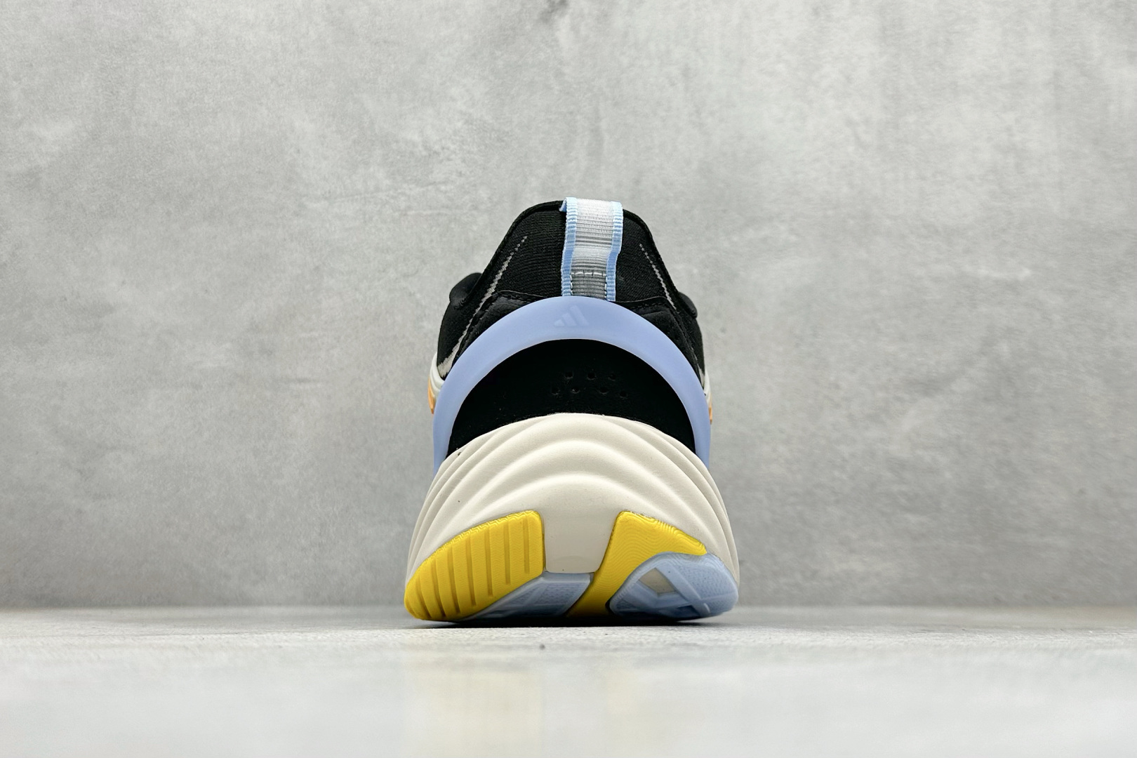 Adidas ADIPURE GLIDE 减震防滑耐磨透气低帮跑步鞋 JQ9450