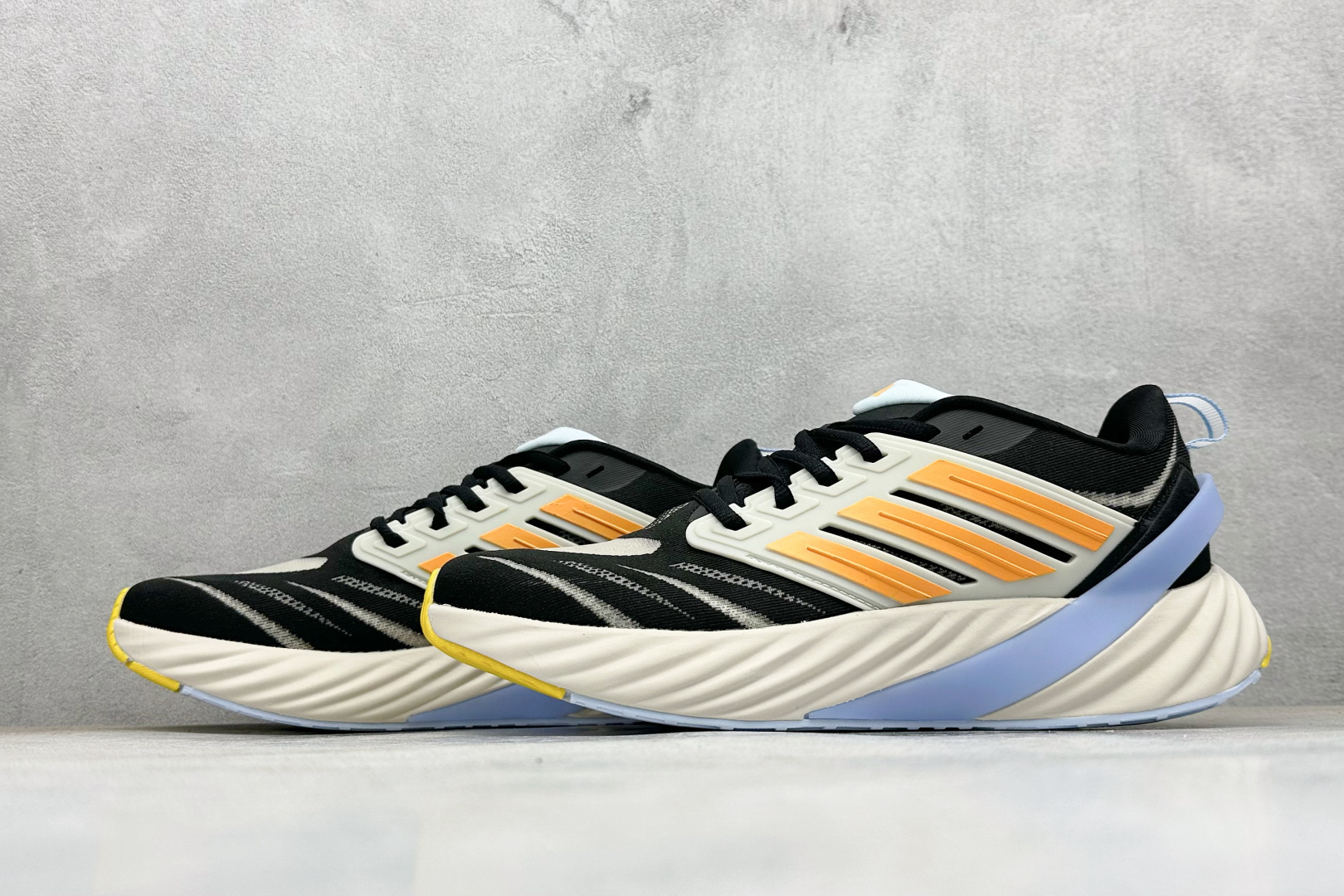 Adidas ADIPURE GLIDE 减震防滑耐磨透气低帮跑步鞋 JQ9450