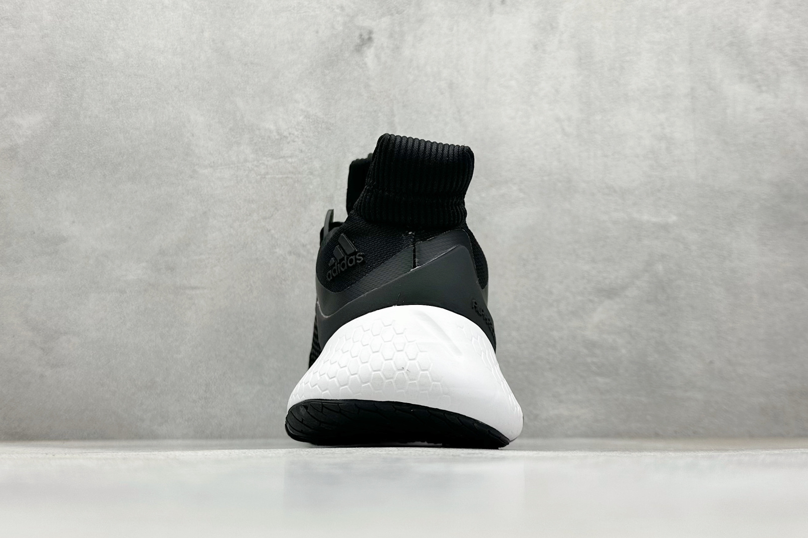 Adidas ALPHABOUNCE INSTINCT M 阿尔法跑鞋 保暖弹力透气贾卡鞋面 EE4161