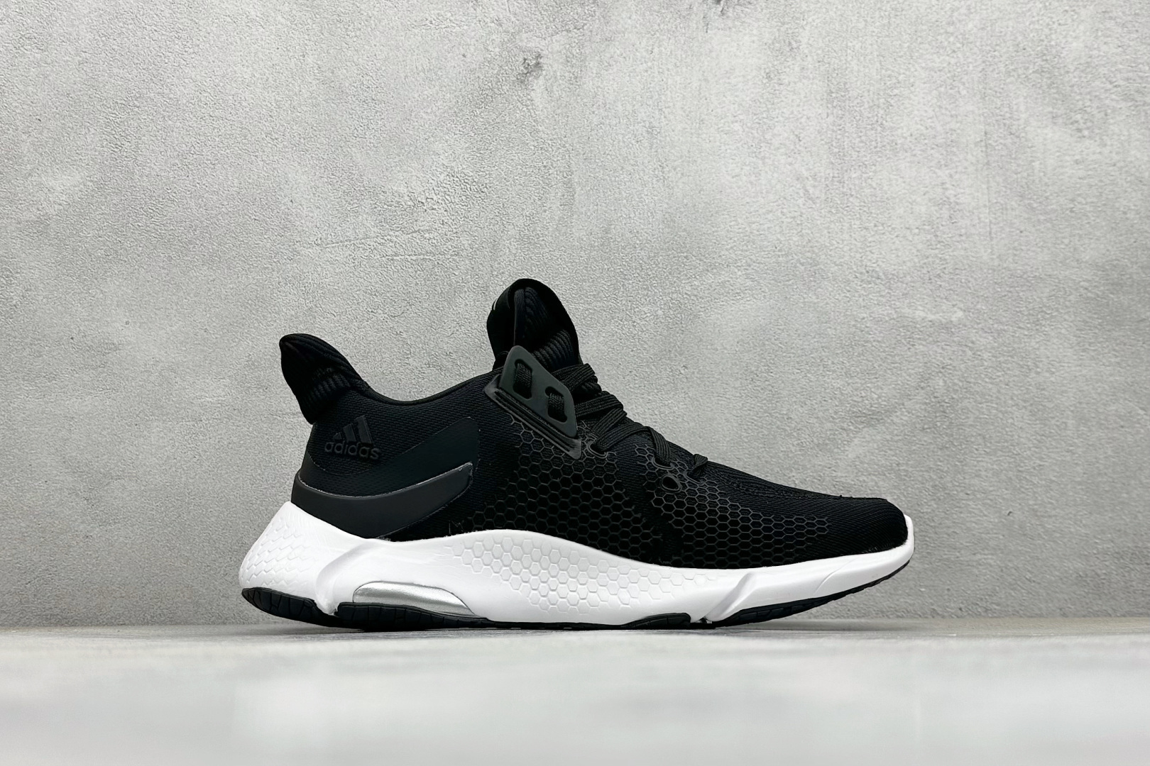 Adidas ALPHABOUNCE INSTINCT M 阿尔法跑鞋 保暖弹力透气贾卡鞋面 EE4161