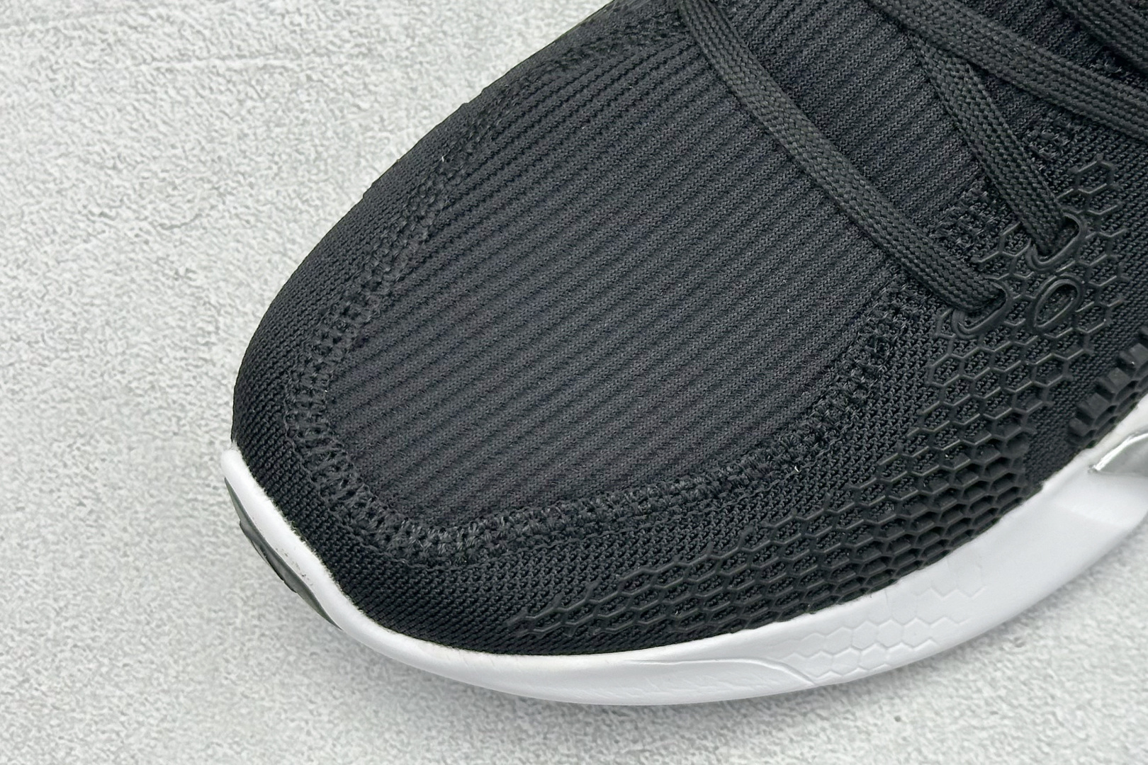 Adidas ALPHABOUNCE INSTINCT M 阿尔法跑鞋 保暖弹力透气贾卡鞋面 EE4161