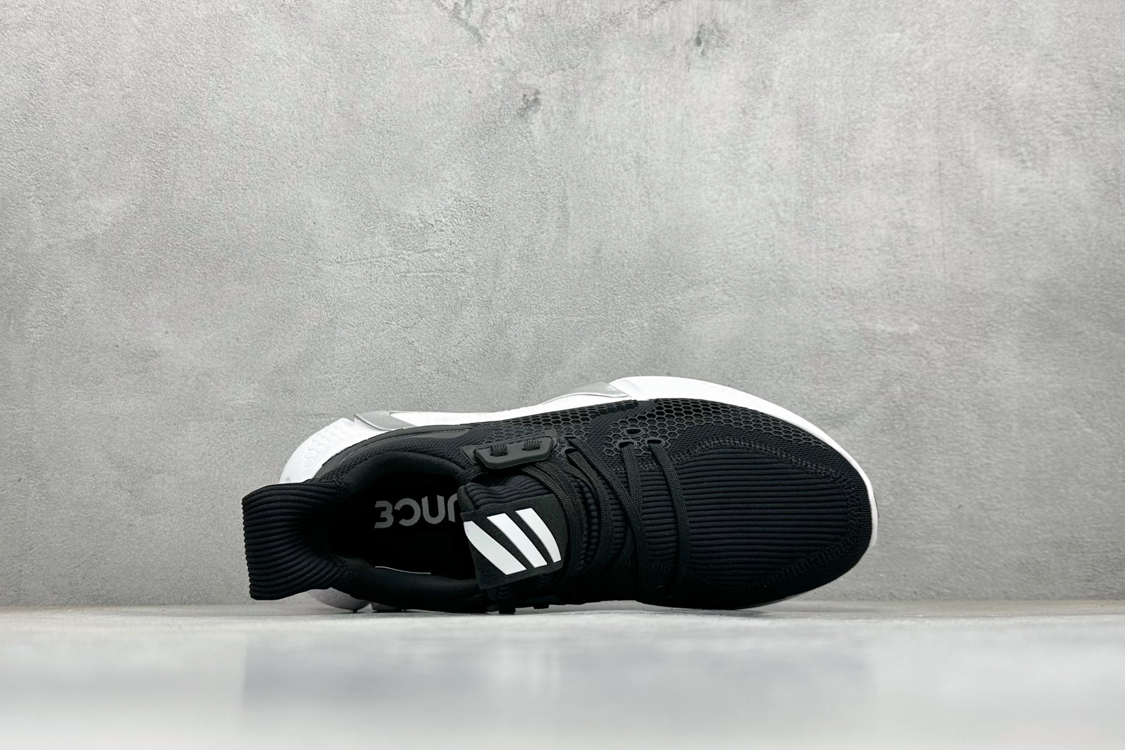 Adidas ALPHABOUNCE INSTINCT M 阿尔法跑鞋 保暖弹力透气贾卡鞋面 EE4161