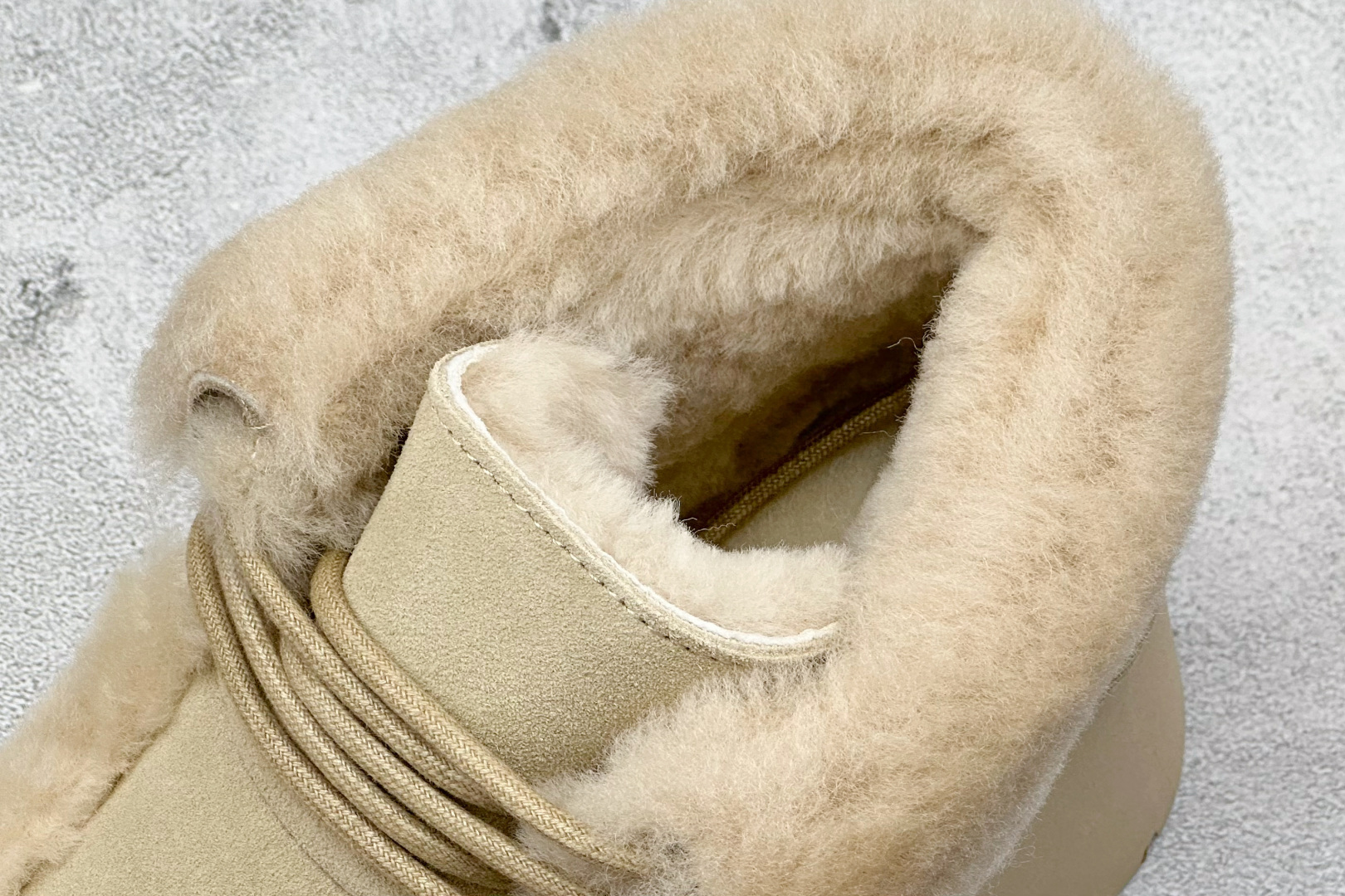 320 25新款UGG 埃斯米 6cm增高 牛剖层革 时尚舒适 及踝 雪地靴 1171532