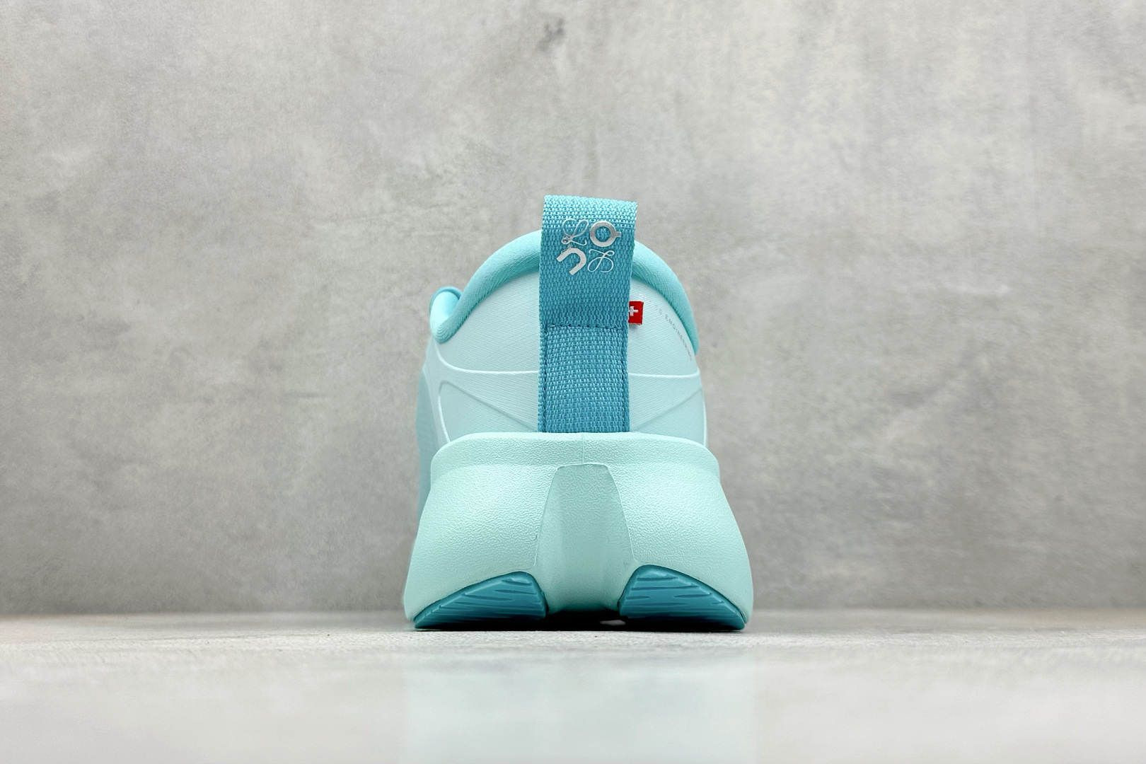 170 LOEWE x On Cloudtilt 昂跑罗意威联名 圆头系带跑鞋 3MF3066