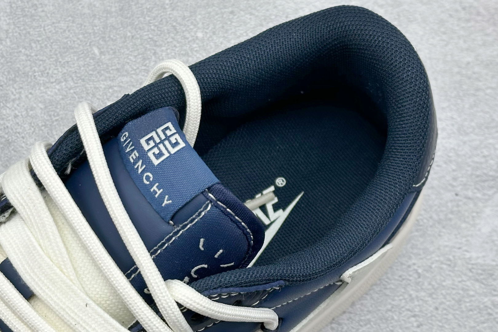 Air Jordan 1 Low AJ1 乔1 纪梵希绑带联名 倒勾 高端定制 低帮复古篮球鞋 DM6868-105-莆田鞋,莆田鞋货源,高仿鞋,高仿鞋货源,安福档口,莆田高仿鞋,莆田鞋批发,高仿鞋批发,莆田高仿运动鞋,高仿运动鞋,莆田运动鞋 Air Jordan 1 Low AJ1 乔1 纪梵希绑带联名 倒勾 高端定制 低帮复古篮球鞋 DM6868-105