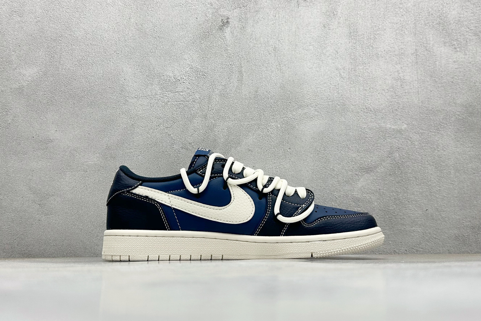 Air Jordan 1 Low AJ1 乔1 纪梵希绑带联名 倒勾 高端定制 低帮复古篮球鞋 DM6868-105-莆田鞋,莆田鞋货源,高仿鞋,高仿鞋货源,安福档口,莆田高仿鞋,莆田鞋批发,高仿鞋批发,莆田高仿运动鞋,高仿运动鞋,莆田运动鞋 Air Jordan 1 Low AJ1 乔1 纪梵希绑带联名 倒勾 高端定制 低帮复古篮球鞋 DM6868-105