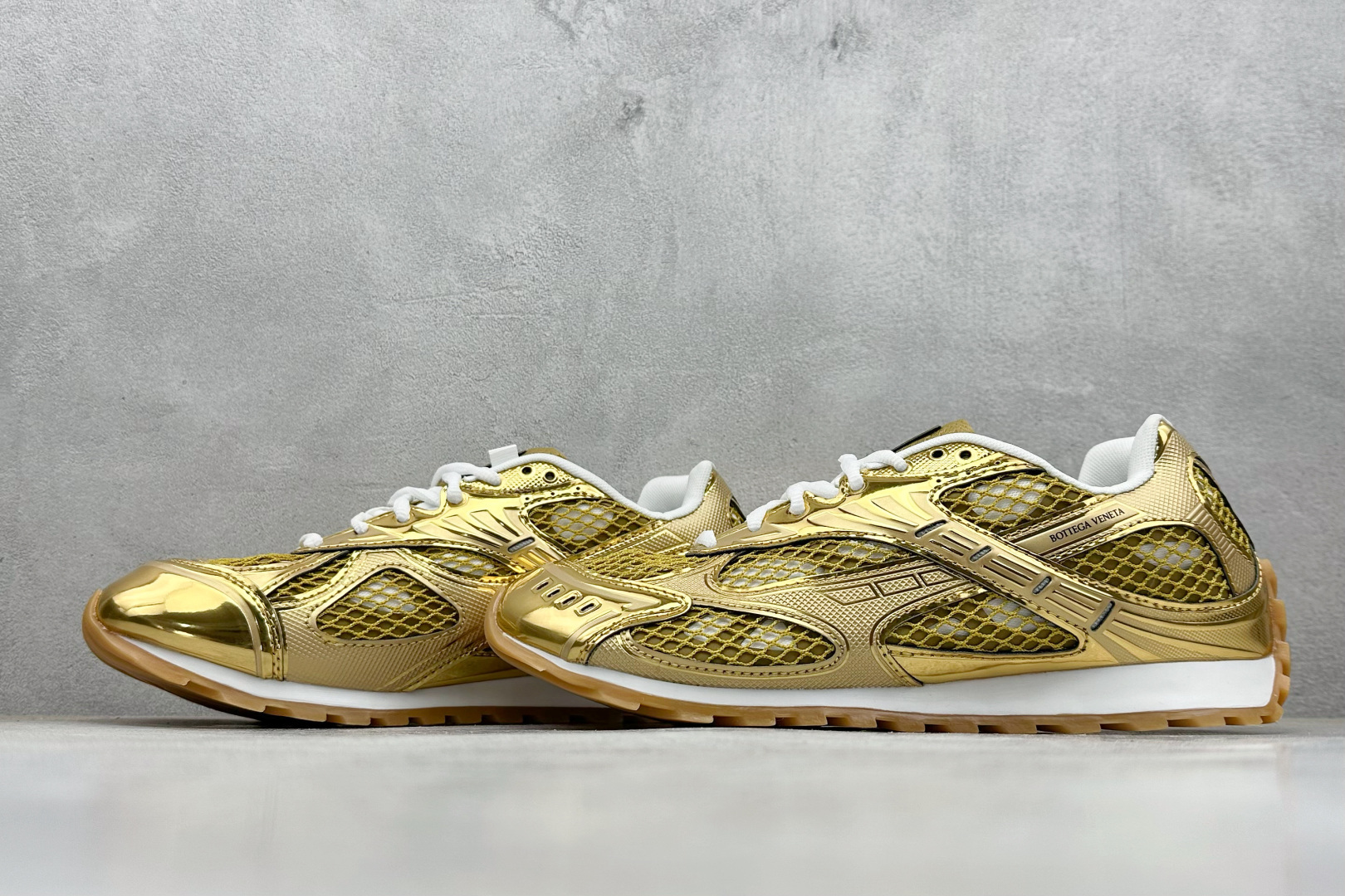 300 S版BOTTEGA VENETA Orbit Runner BV葆蝶家时尚休闲王一博同款老爹鞋运动鞋 741357-V2X40-7043-Chinese UA Cheap High Quatity Brand Clothes Bags handbags Sneakers wholesale wholesaler seller from China Factory suppliers Fashion Clothing Shoes best Quality Beautiful Price 300 S版BOTTEGA VENETA Orbit Runner BV葆蝶家时尚休闲王一博同款老爹鞋运动鞋 741357-V2X40-7043