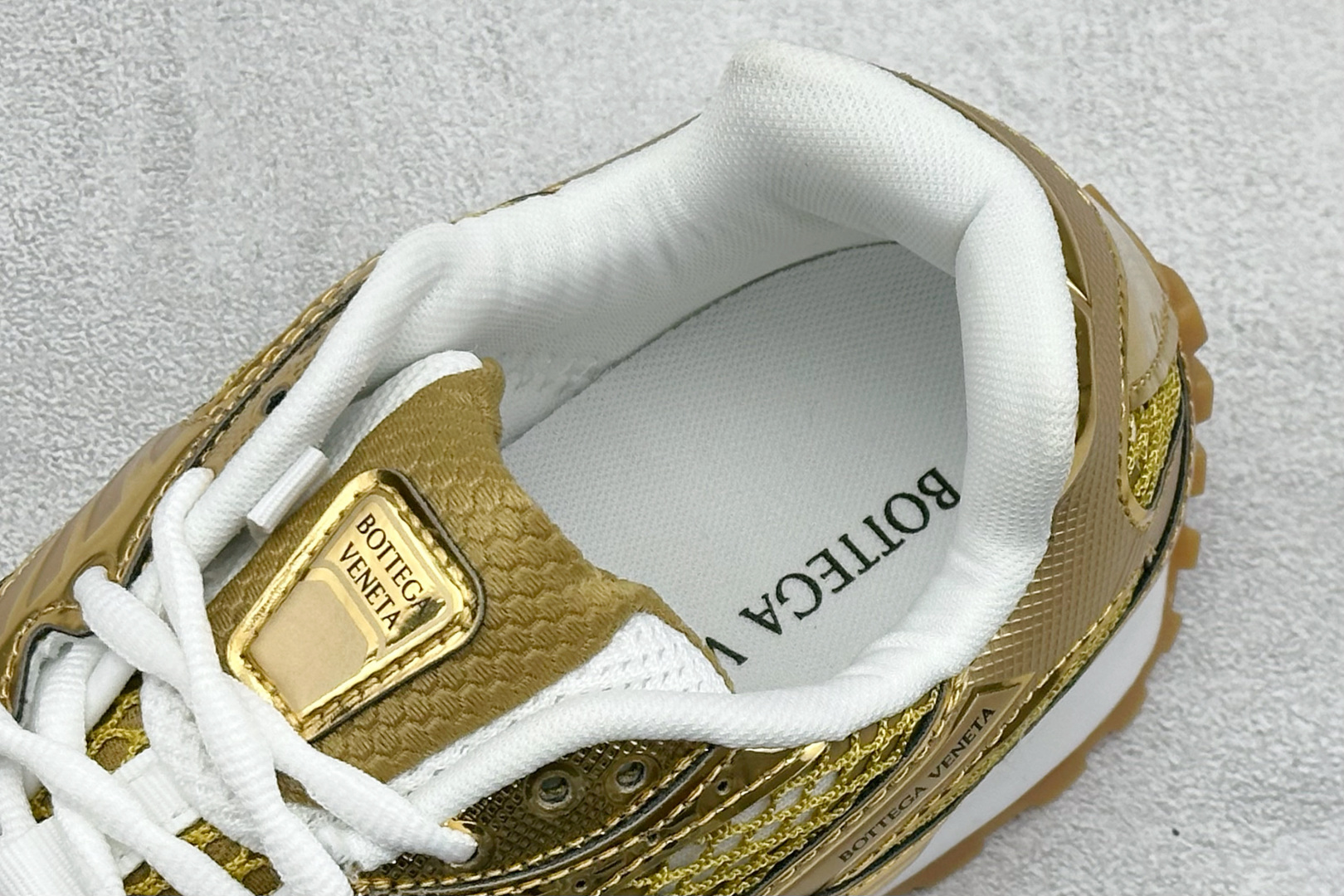 300 S版BOTTEGA VENETA Orbit Runner BV葆蝶家时尚休闲王一博同款老爹鞋运动鞋 741357-V2X40-7043-Chinese UA Cheap High Quatity Brand Clothes Bags handbags Sneakers wholesale wholesaler seller from China Factory suppliers Fashion Clothing Shoes best Quality Beautiful Price 300 S版BOTTEGA VENETA Orbit Runner BV葆蝶家时尚休闲王一博同款老爹鞋运动鞋 741357-V2X40-7043