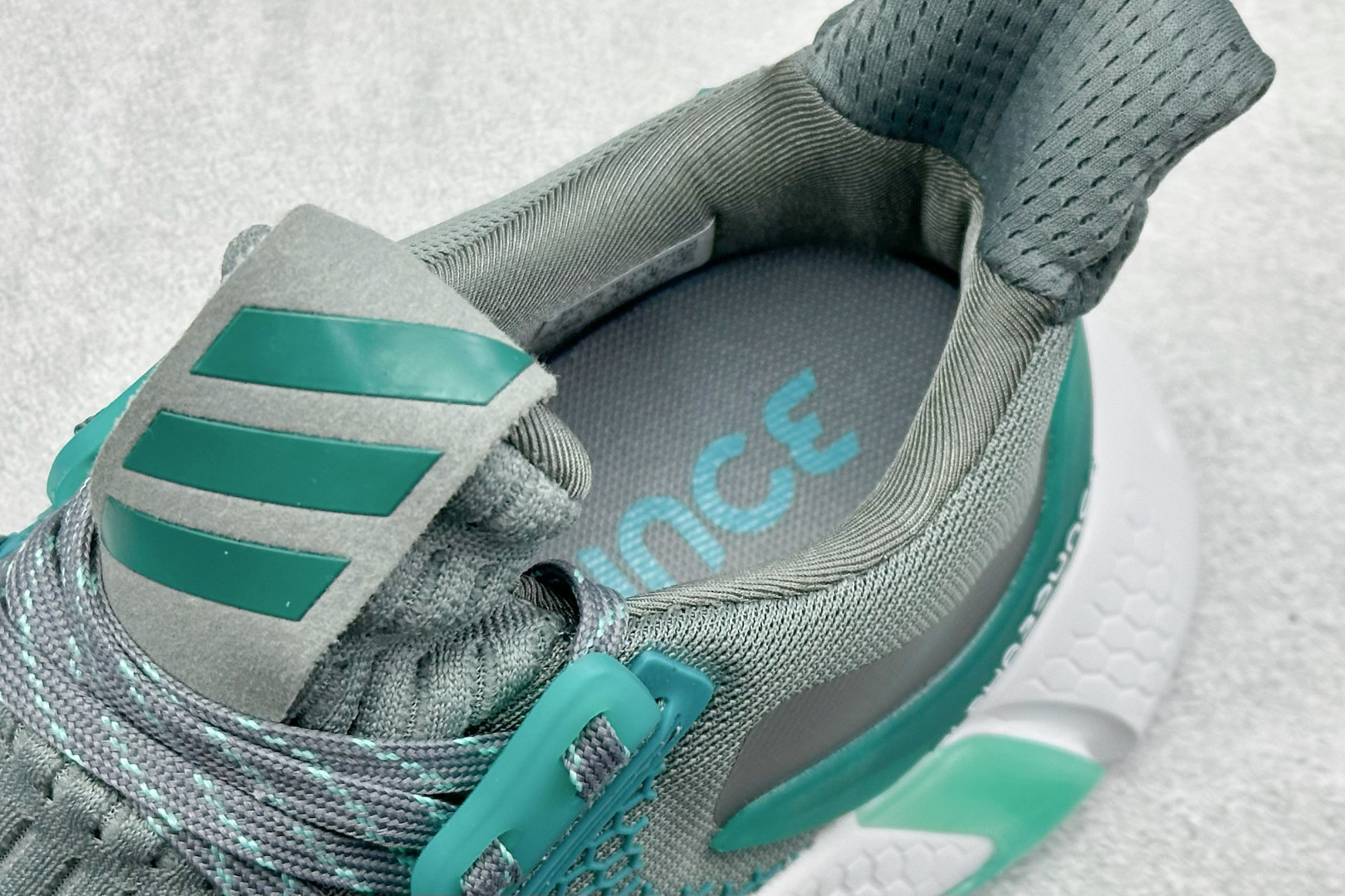 Adidas AlphaBounce Beyond M 3M反光 阿迪阿尔法跑鞋 CG5581