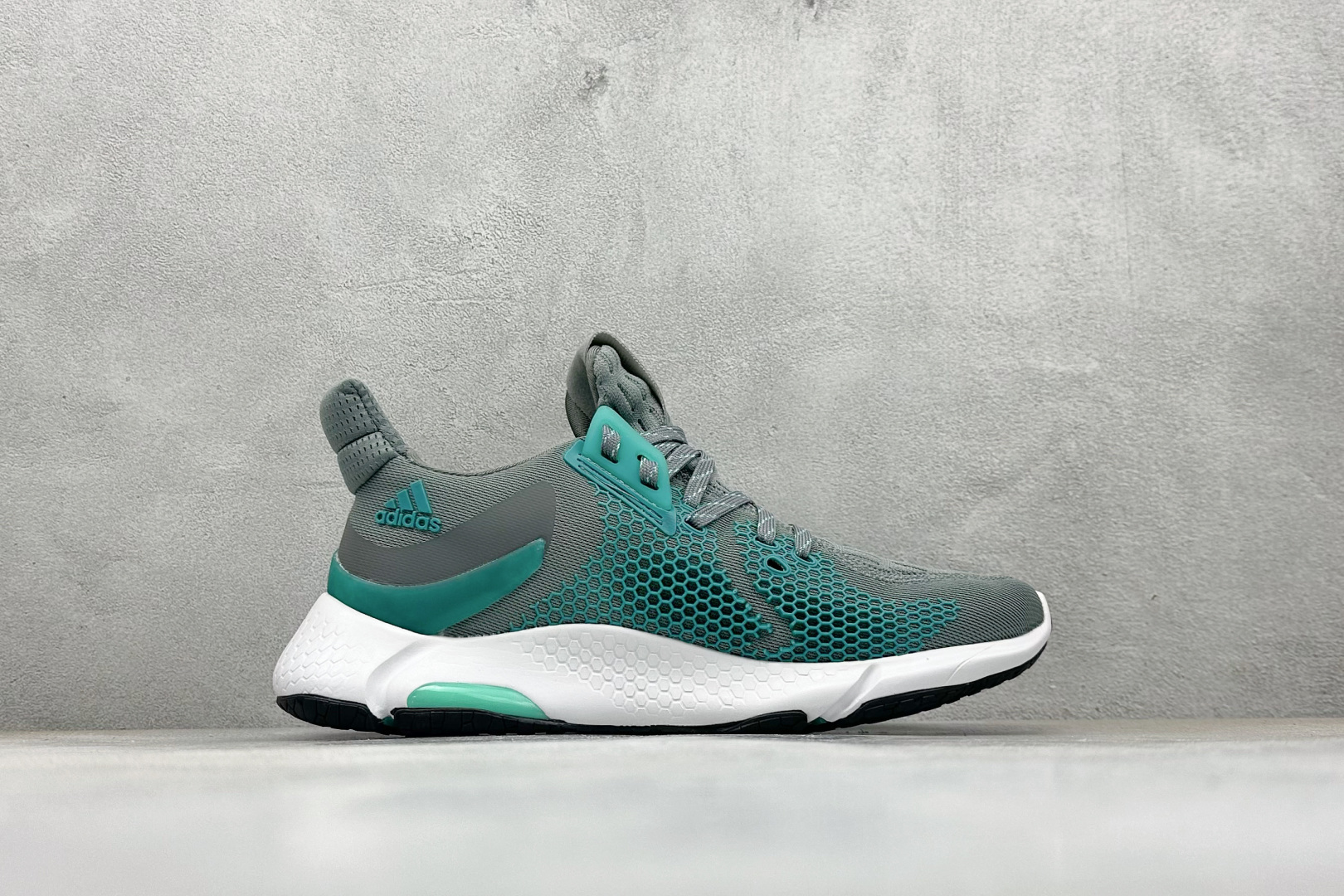 Adidas AlphaBounce Beyond M 3M反光 阿迪阿尔法跑鞋 CG5581