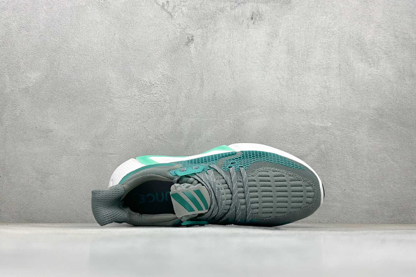 Adidas AlphaBounce Beyond M 3M反光 阿迪阿尔法跑鞋 CG5581