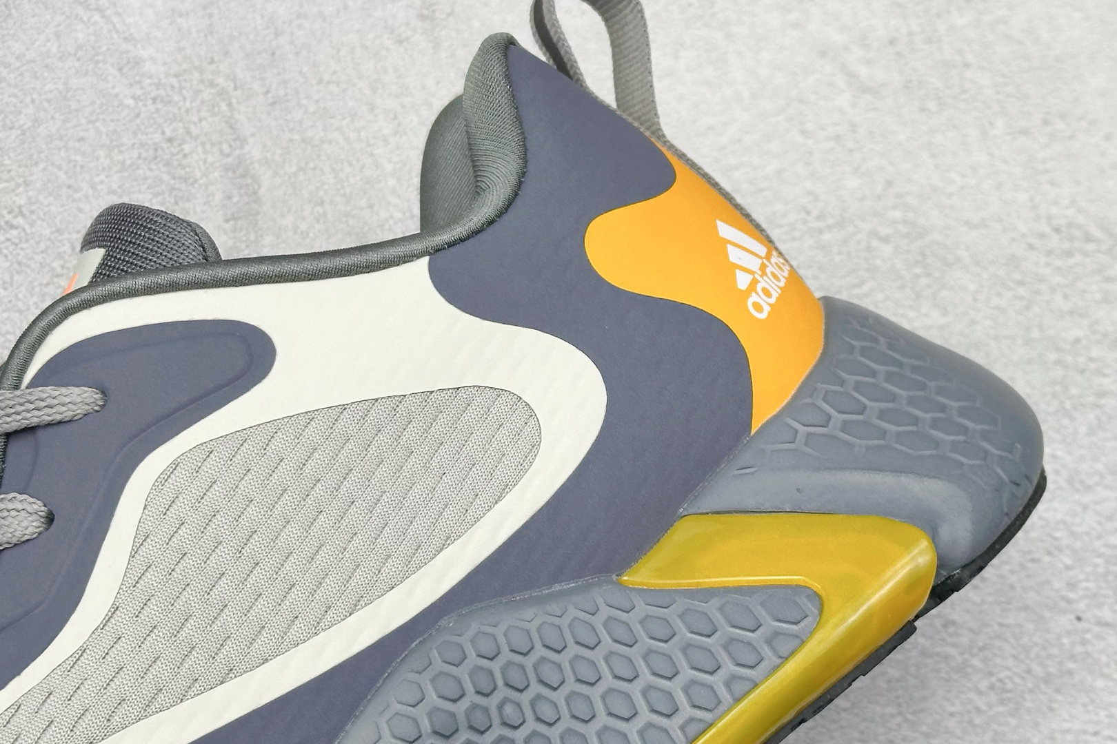 Adidas AlphaBounce Beyond M 3M反光 阿迪阿尔法跑鞋 CG5588