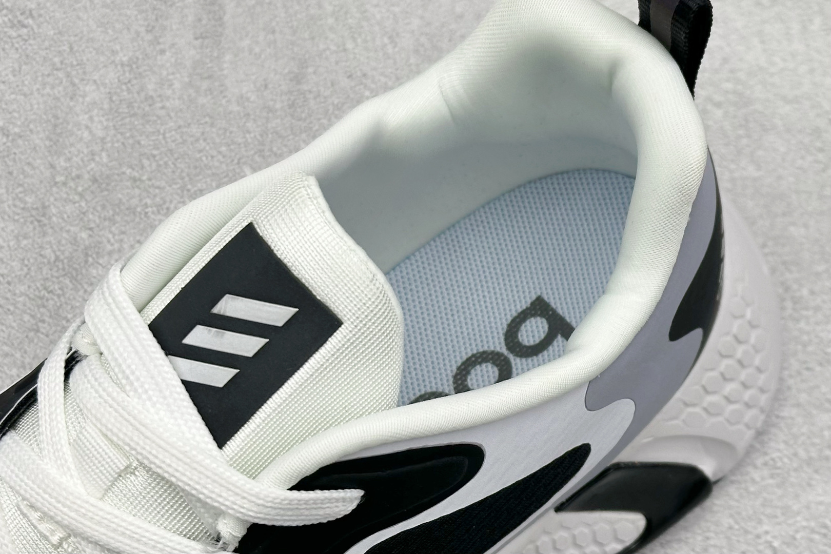 Adidas AlphaBounce Beyond M 3M反光 阿迪阿尔法跑鞋 CG5574