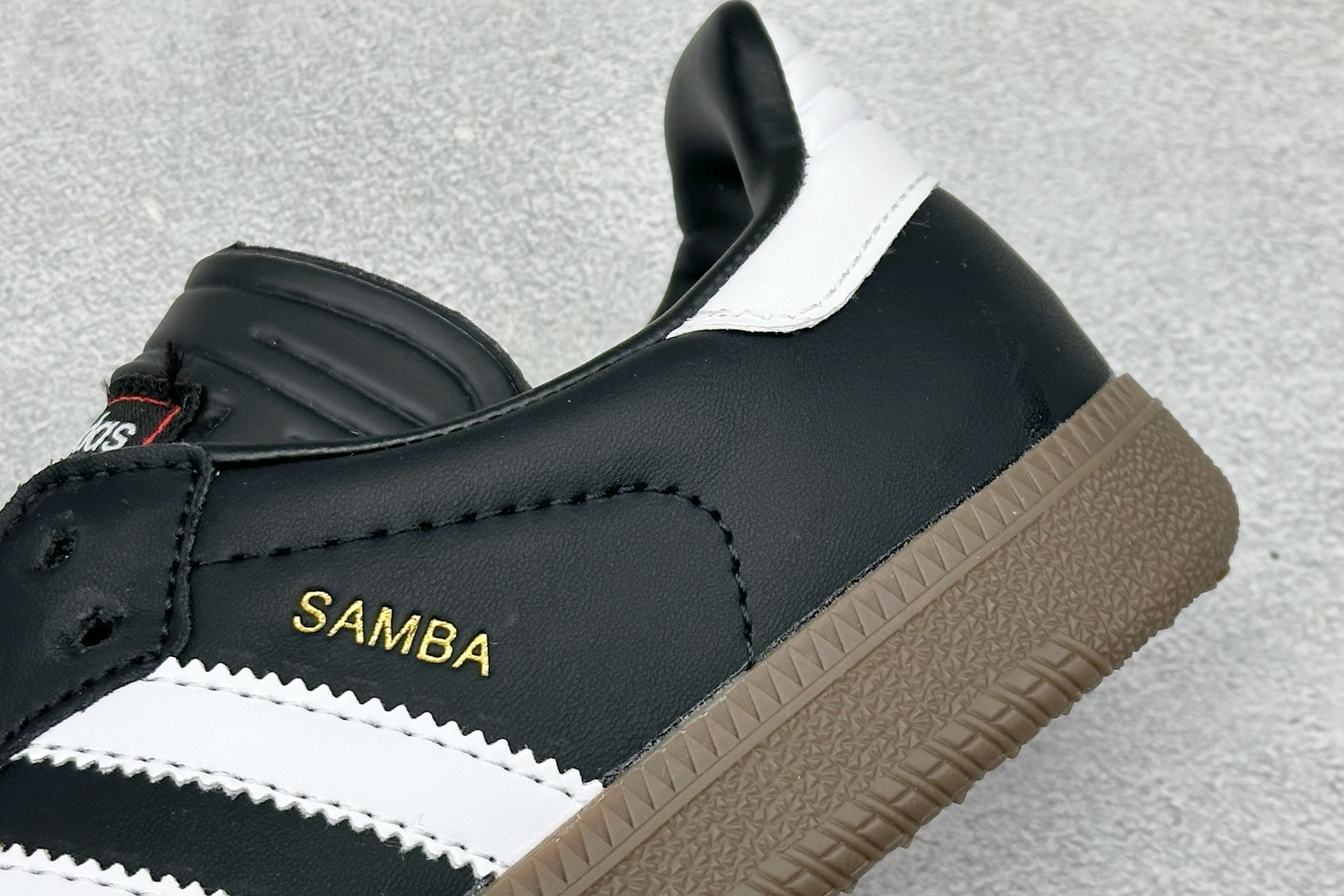 Adadis Original SAMBA BAPE 阿迪桑巴板鞋 JR9246-莆田鞋,莆田鞋货源,高仿鞋,高仿鞋货源,安福档口,莆田高仿鞋,莆田鞋批发,高仿鞋批发,莆田高仿运动鞋,高仿运动鞋,莆田运动鞋 Adadis Original SAMBA BAPE 阿迪桑巴板鞋 JR9246