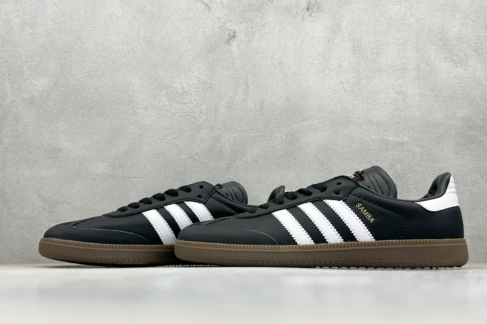 Adadis Original SAMBA BAPE 阿迪桑巴板鞋 JR9246-莆田鞋,莆田鞋货源,高仿鞋,高仿鞋货源,安福档口,莆田高仿鞋,莆田鞋批发,高仿鞋批发,莆田高仿运动鞋,高仿运动鞋,莆田运动鞋 Adadis Original SAMBA BAPE 阿迪桑巴板鞋 JR9246