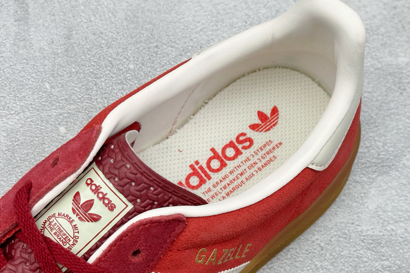 150 AD Originals Gazelle INdoor 三叶草休闲防滑耐磨低帮板鞋 IE1051