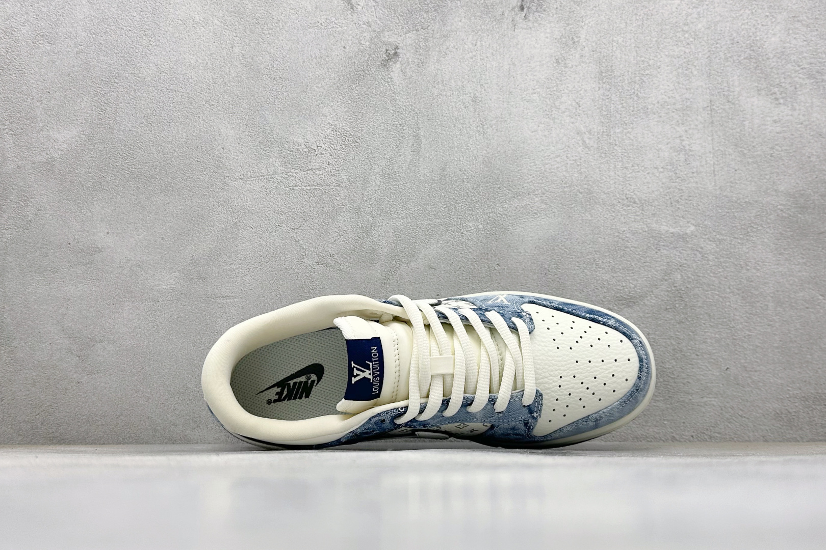 Nike SB Dunk Low“LV联名——白蓝水牛仔” 高端定制 低帮休闲板鞋 YF9511-903