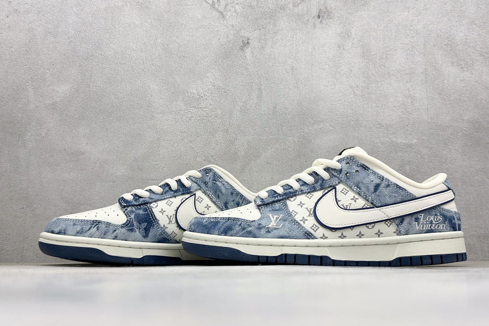 Nike SB Dunk Low“LV联名——白蓝水牛仔” 高端定制 低帮休闲板鞋 YF9511-903